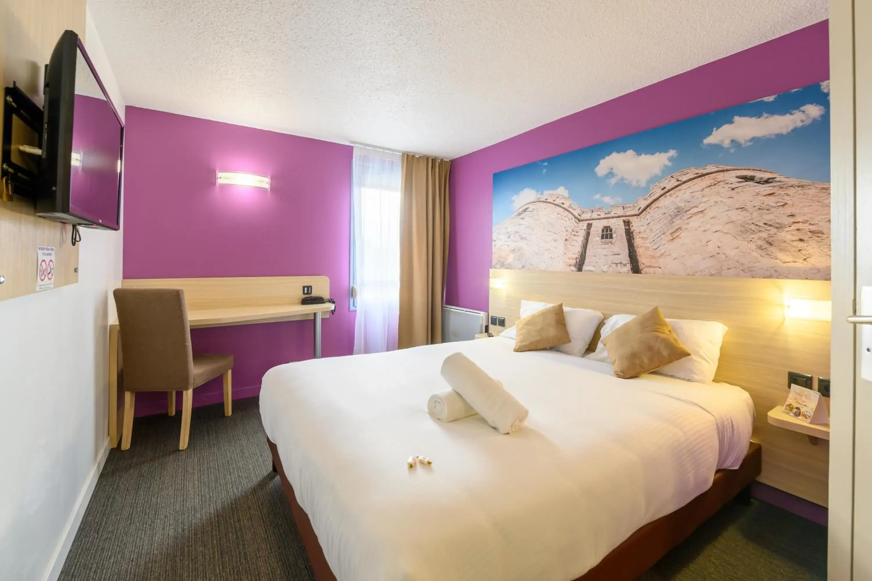 Comfort Double Room in The Originals City, Tabl'Hôtel, Cambrai (Inter-Hotel) Comfort Double Room in The Originals City, Tabl'Hôtel, Cambrai (Inter-Hotel)