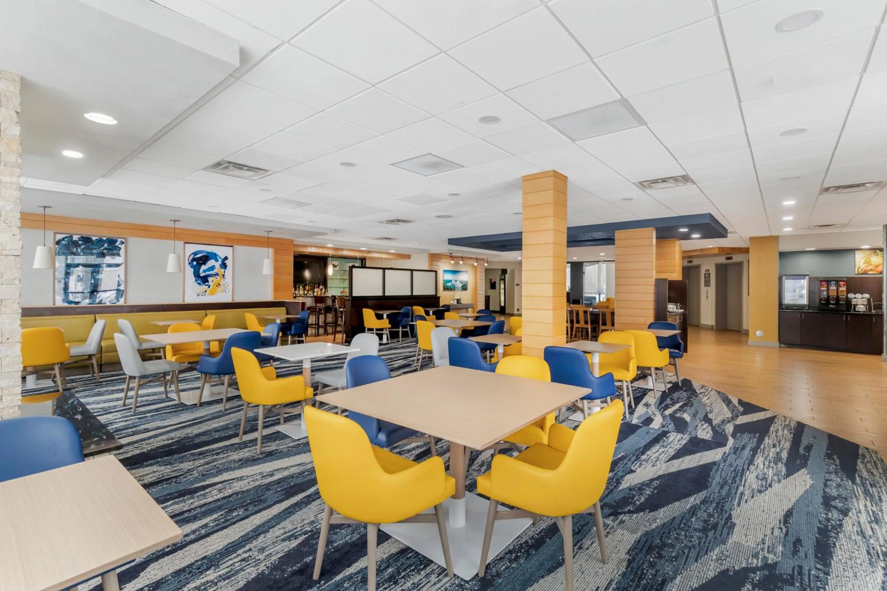 Breakfast in Comfort Inn & Suites