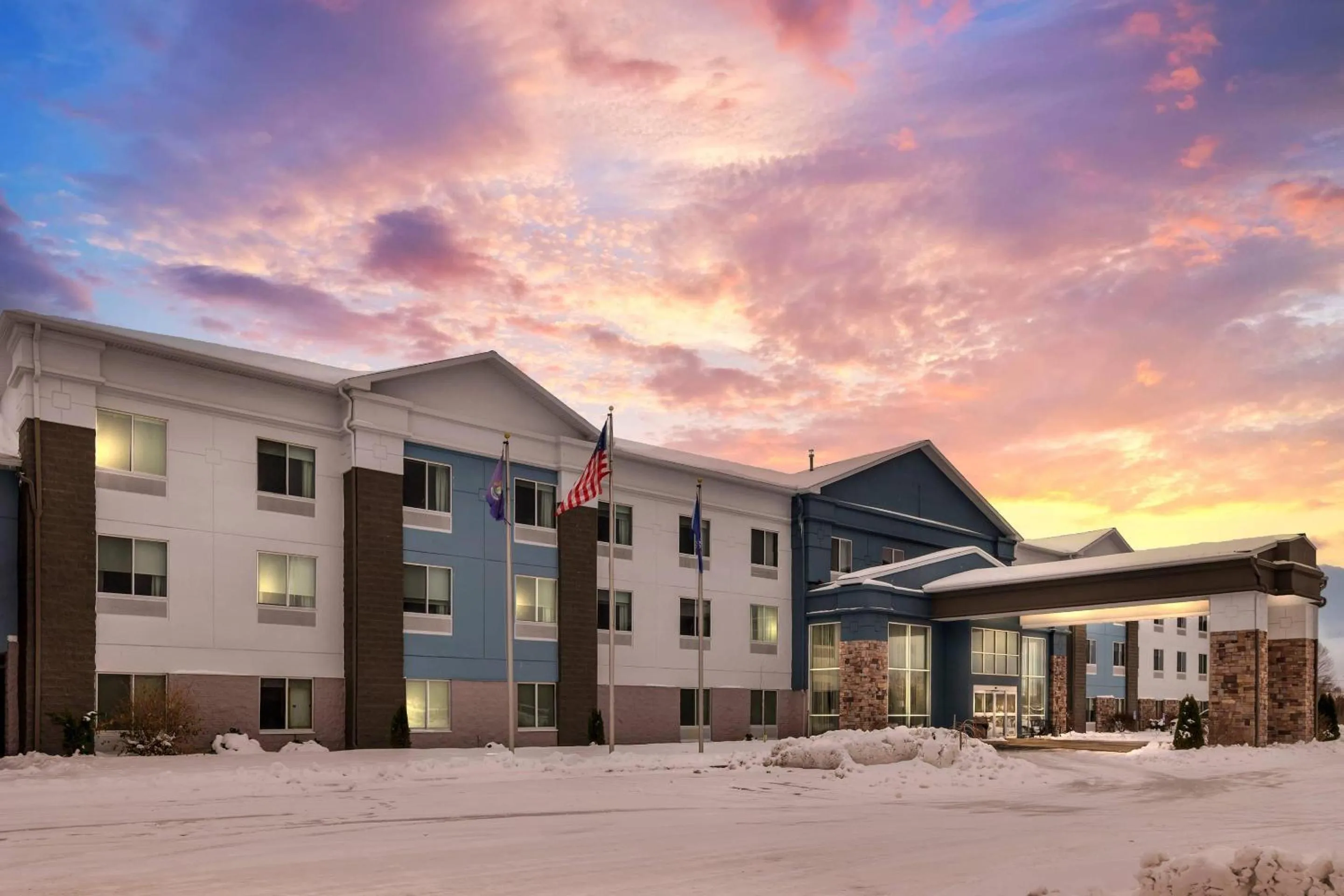 Property building in Comfort Inn & Suites