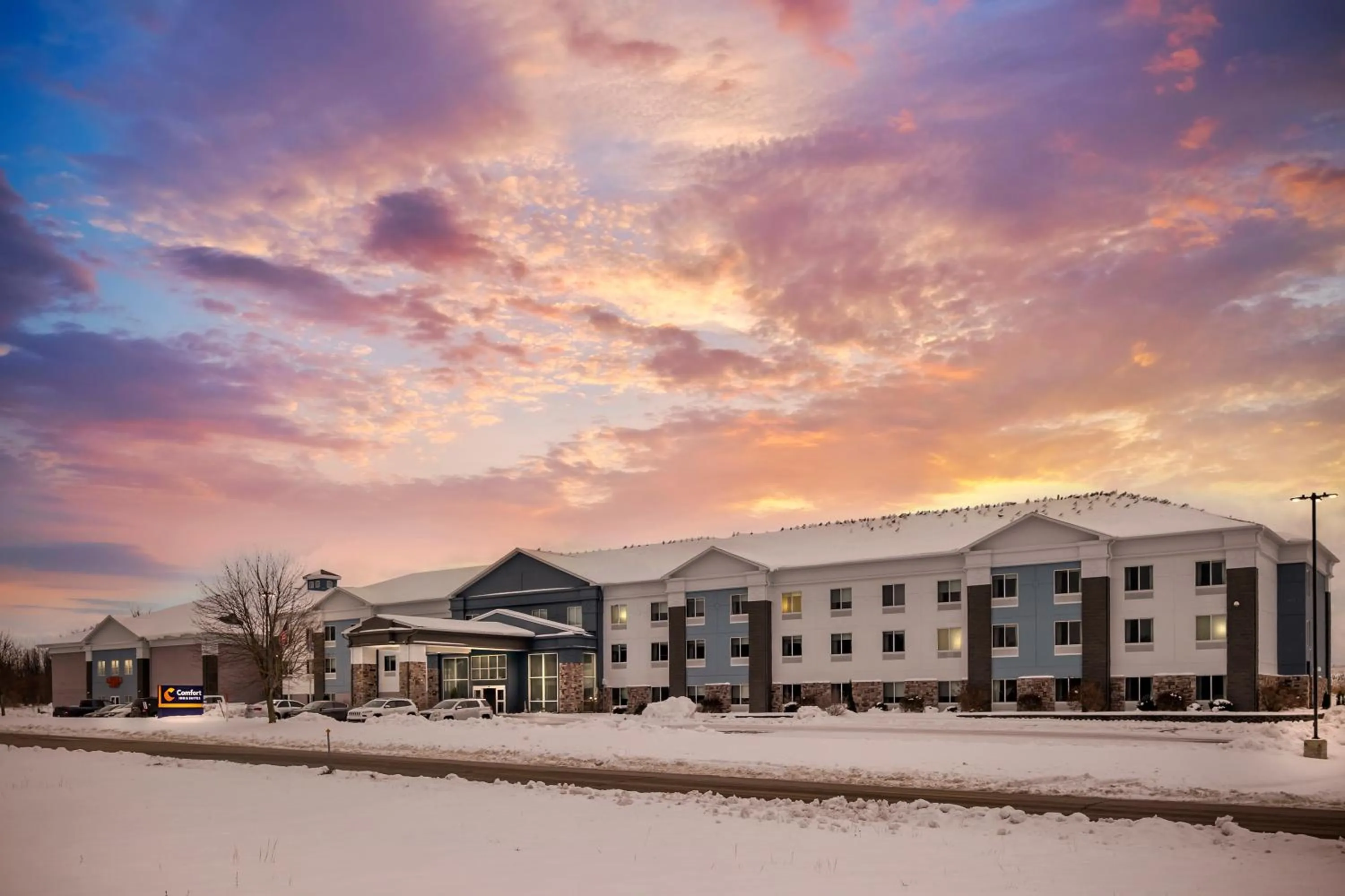 Property building in Comfort Inn & Suites