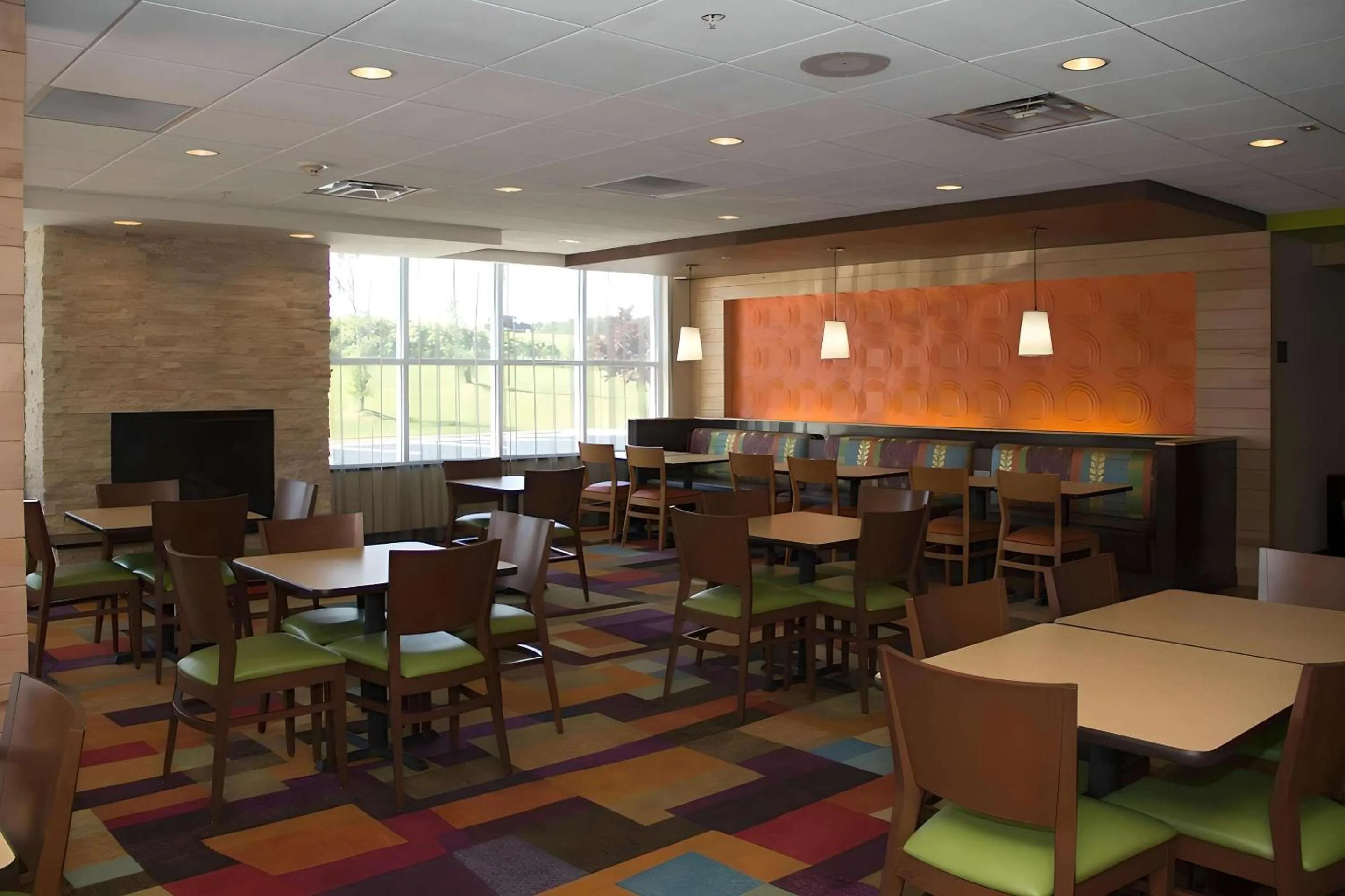 Breakfast in Peach Tree Inn and Suites