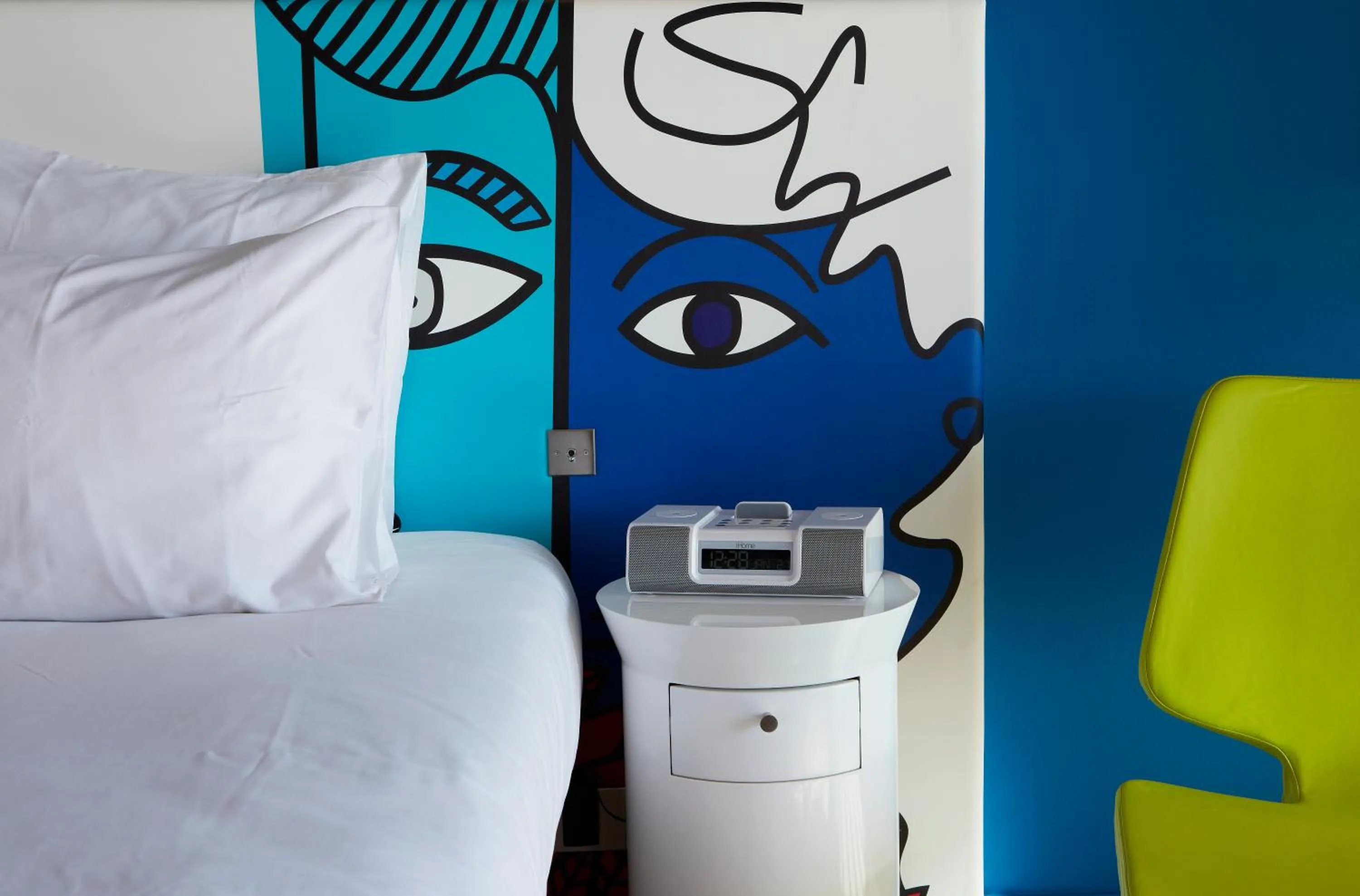 Decorative detail, Bed in Hotel Napoléon