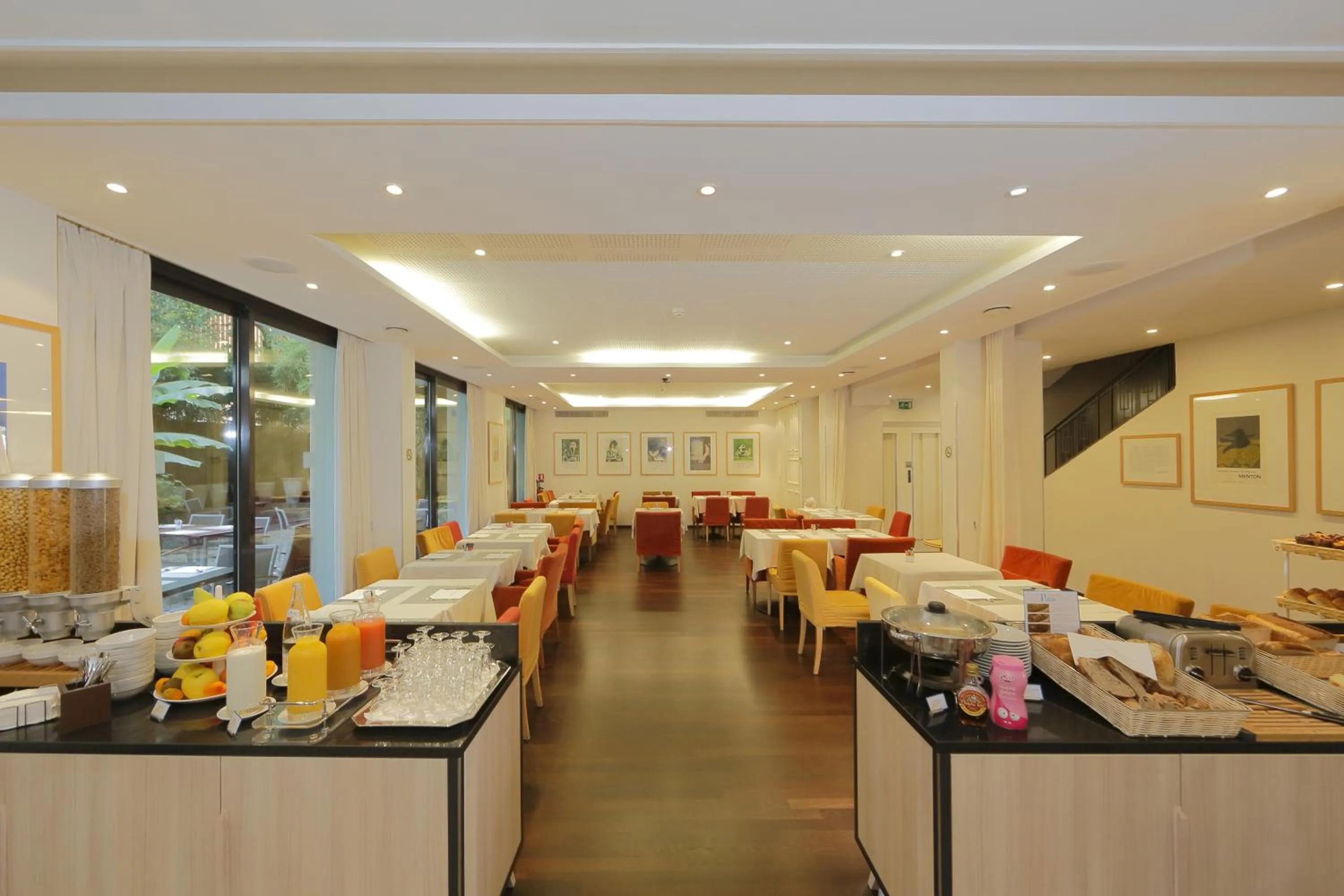 Restaurant/places to eat in Hotel Napoléon