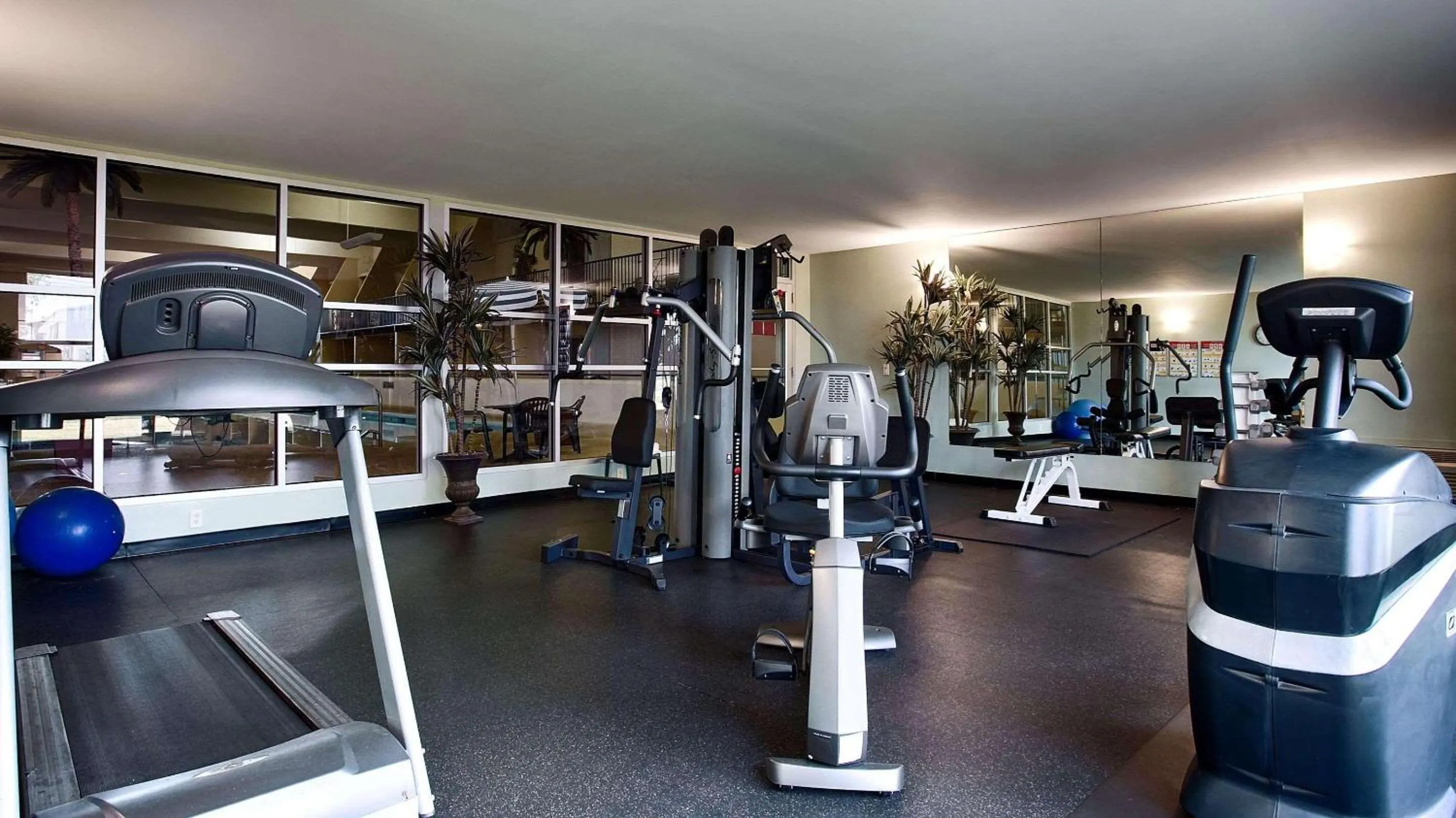 Fitness centre/facilities in Country Inn & Suites by Radisson, Fergus Falls, MN