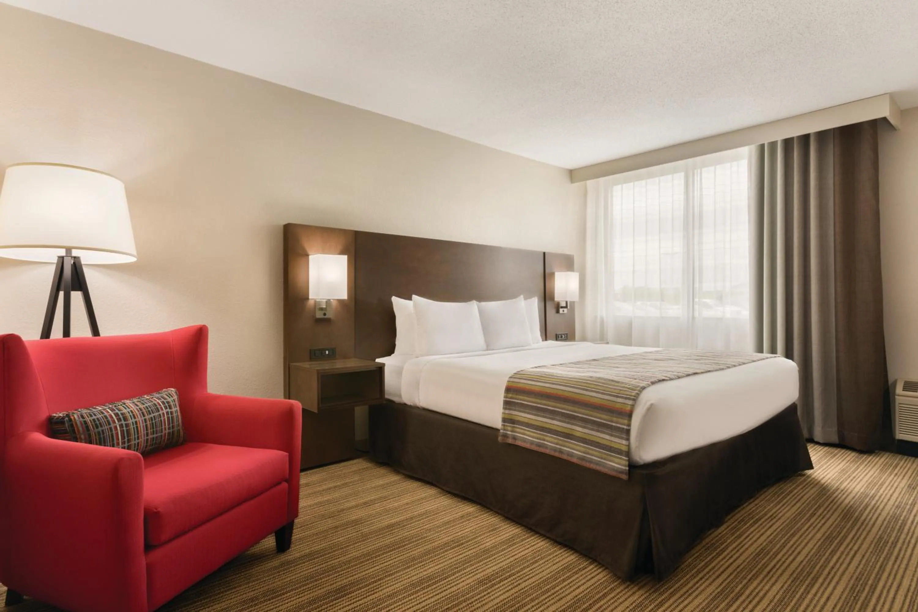 Photo of the whole room, Bed in Country Inn & Suites by Radisson, Fergus Falls, MN