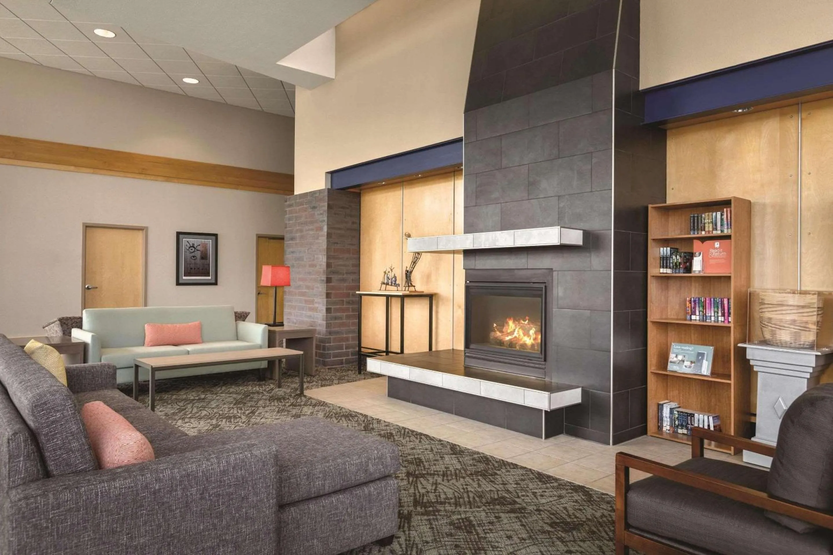 Lobby or reception in Country Inn & Suites by Radisson, Fergus Falls, MN