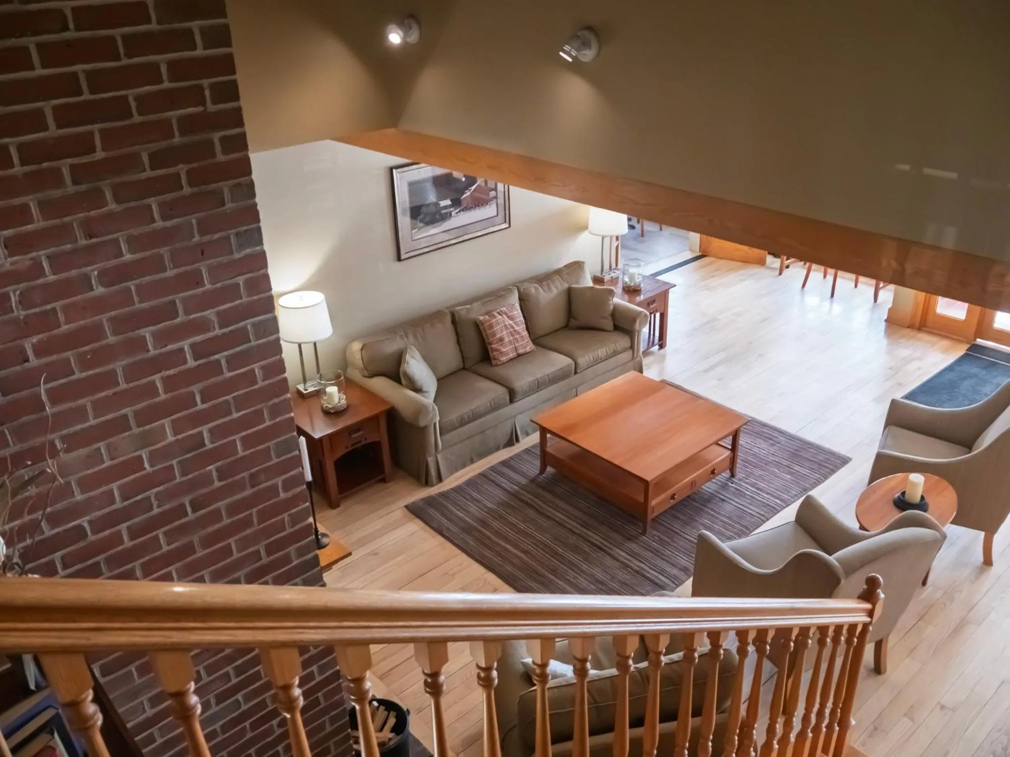 Seating area in Country Inn at the Mall