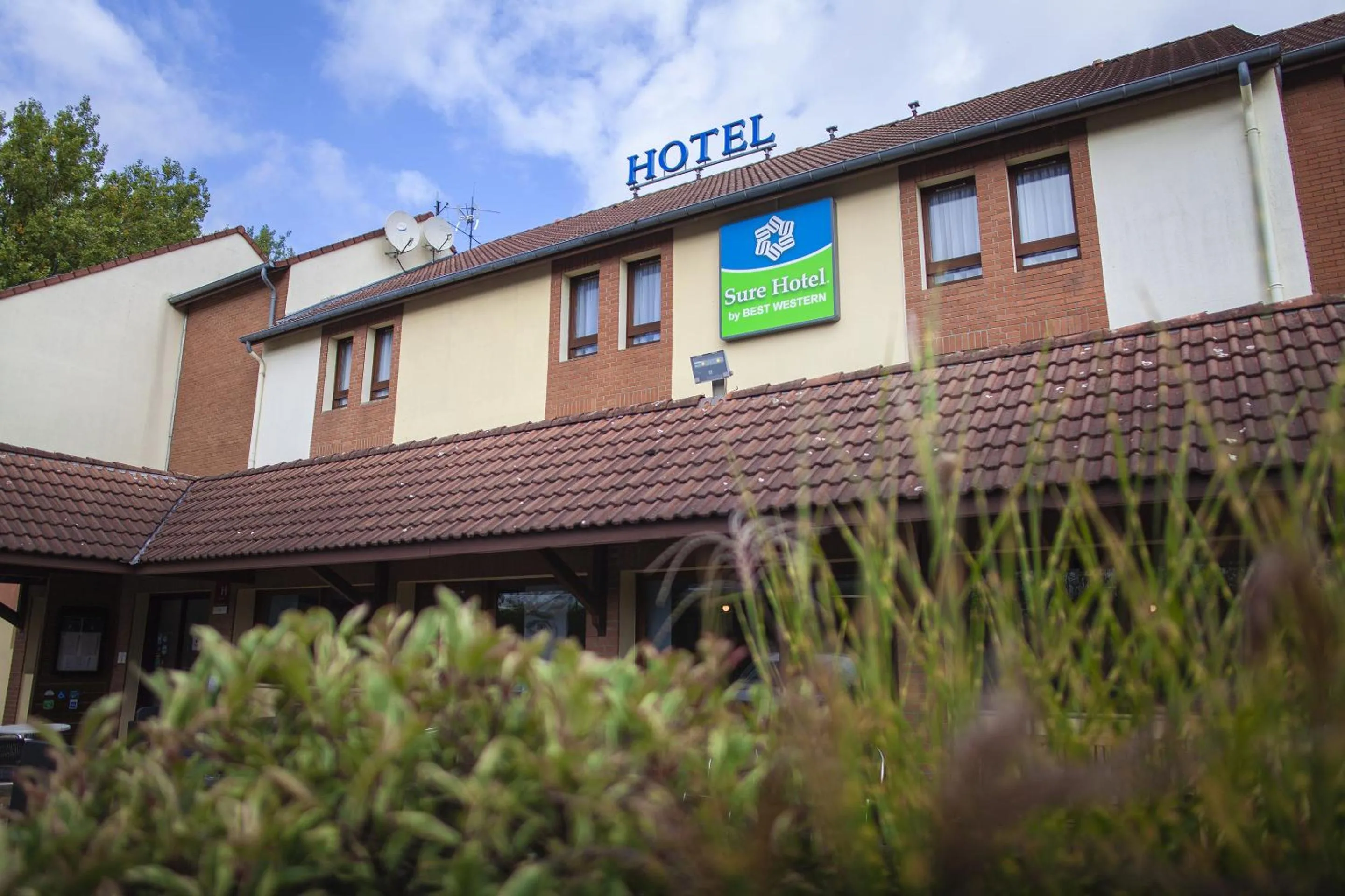 Property building in Sure Hotel by Best Western Lille Tourcoing Ex Hotel Garden