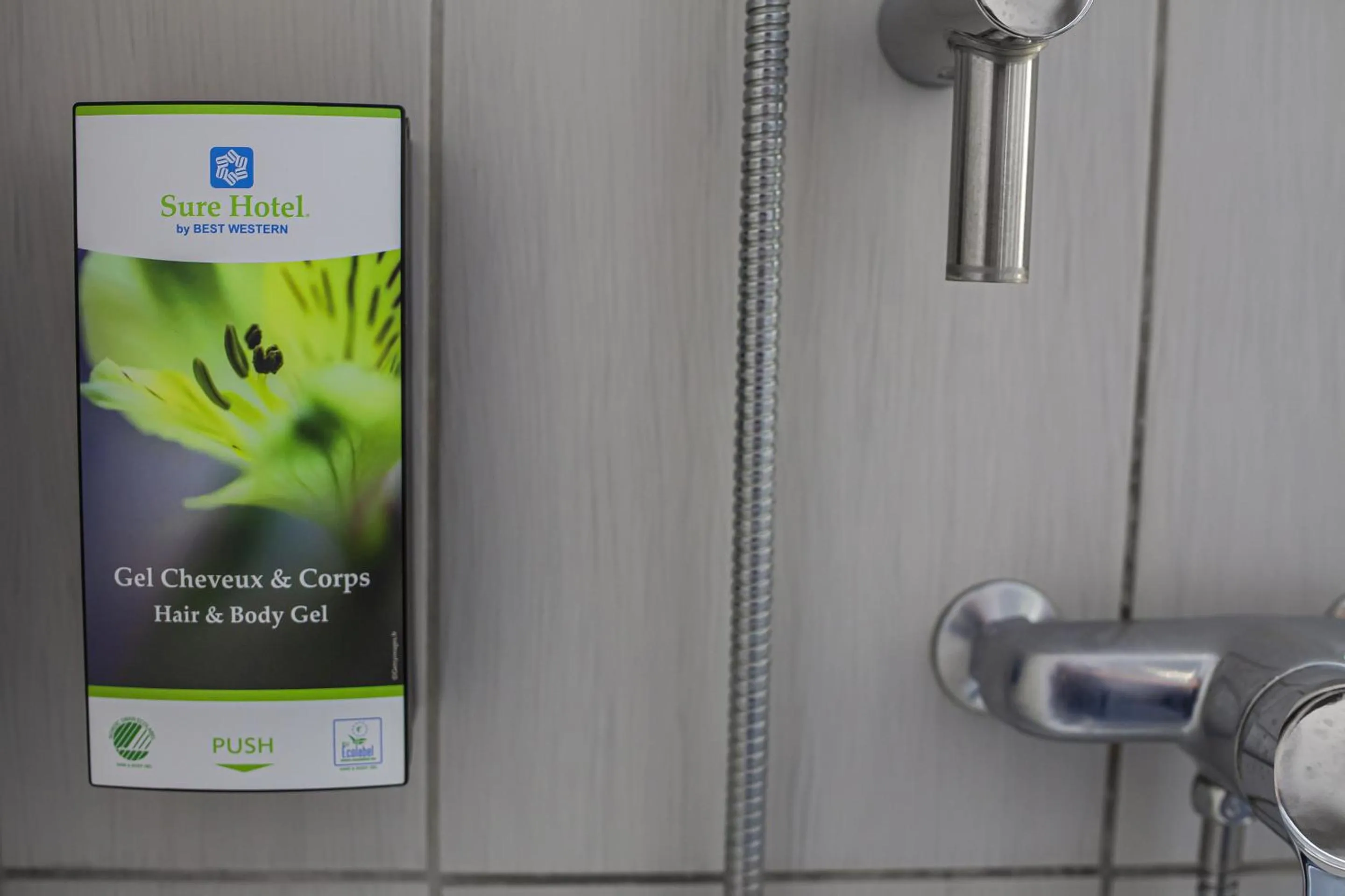 Bathroom in Sure Hotel by Best Western Lille Tourcoing Ex Hotel Garden