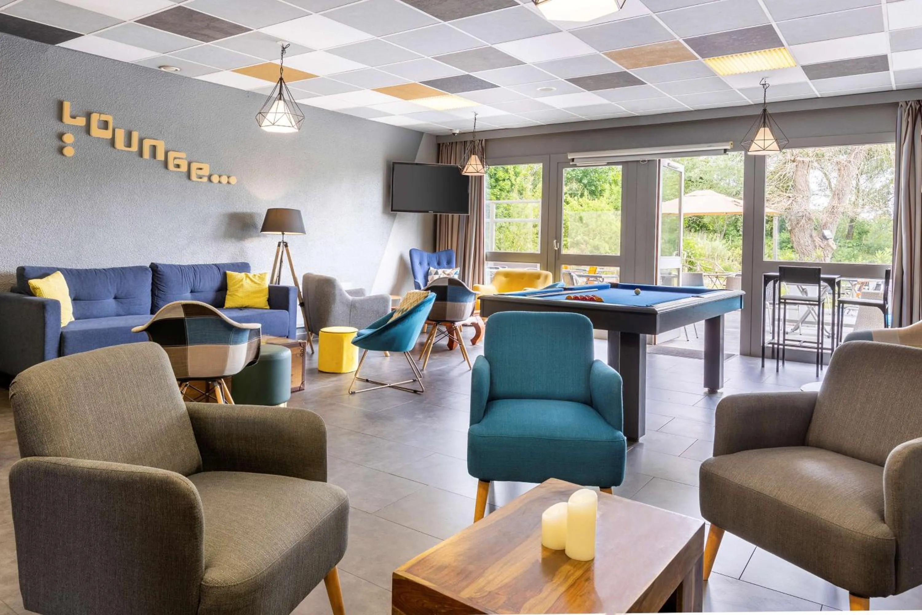 Lounge or bar in Sure Hotel by Best Western Lille Tourcoing Ex Hotel Garden