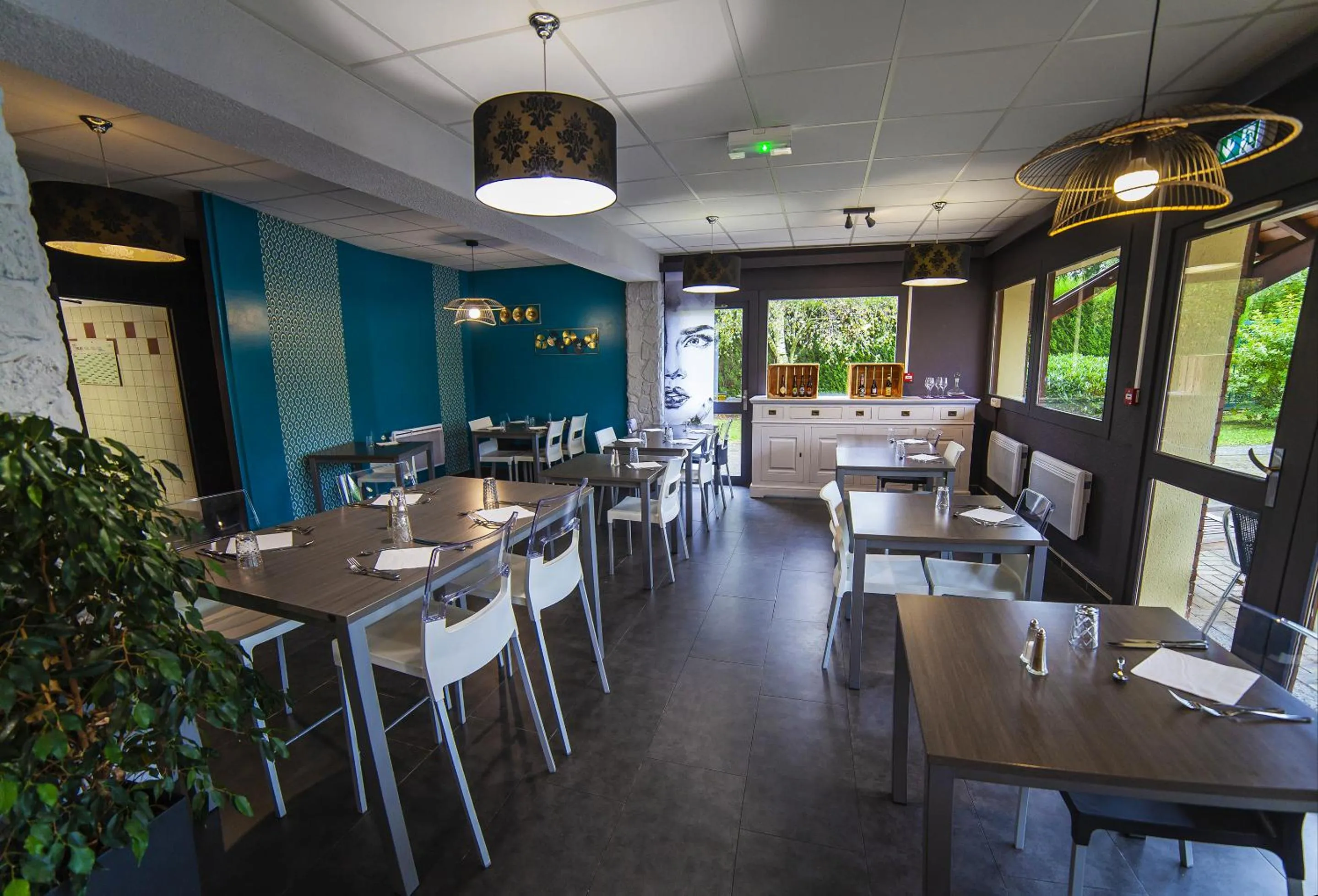 Restaurant/places to eat in Sure Hotel by Best Western Lille Tourcoing Ex Hotel Garden