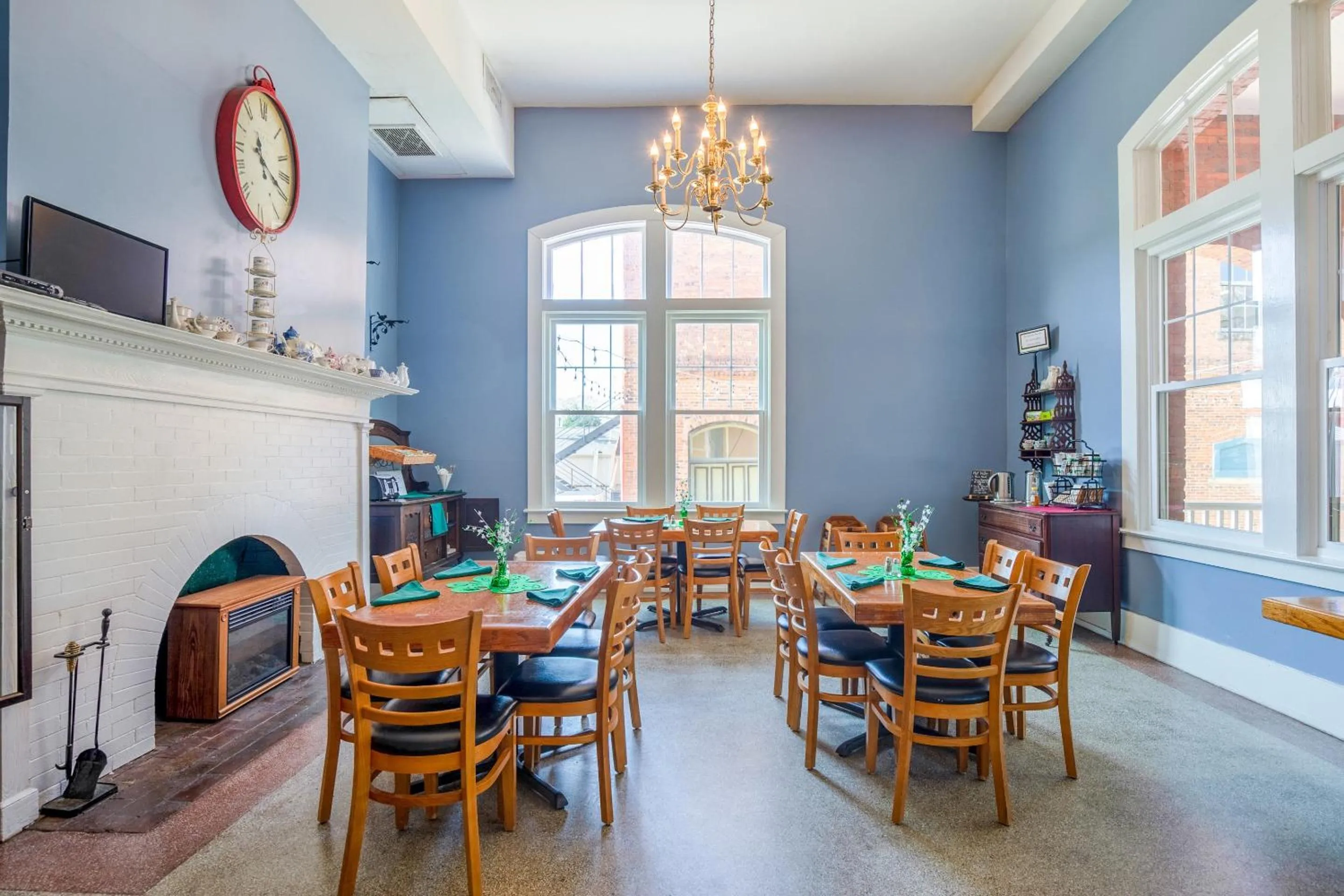 Restaurant/places to eat in The Belmont Inn by OYO