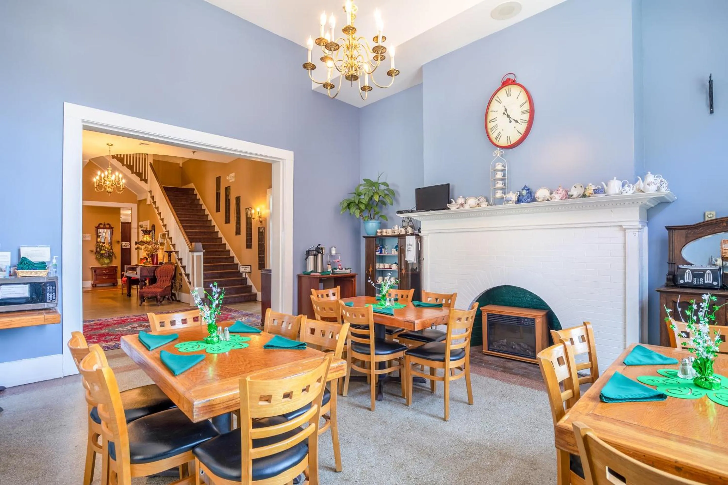 Restaurant/places to eat in The Belmont Inn by OYO