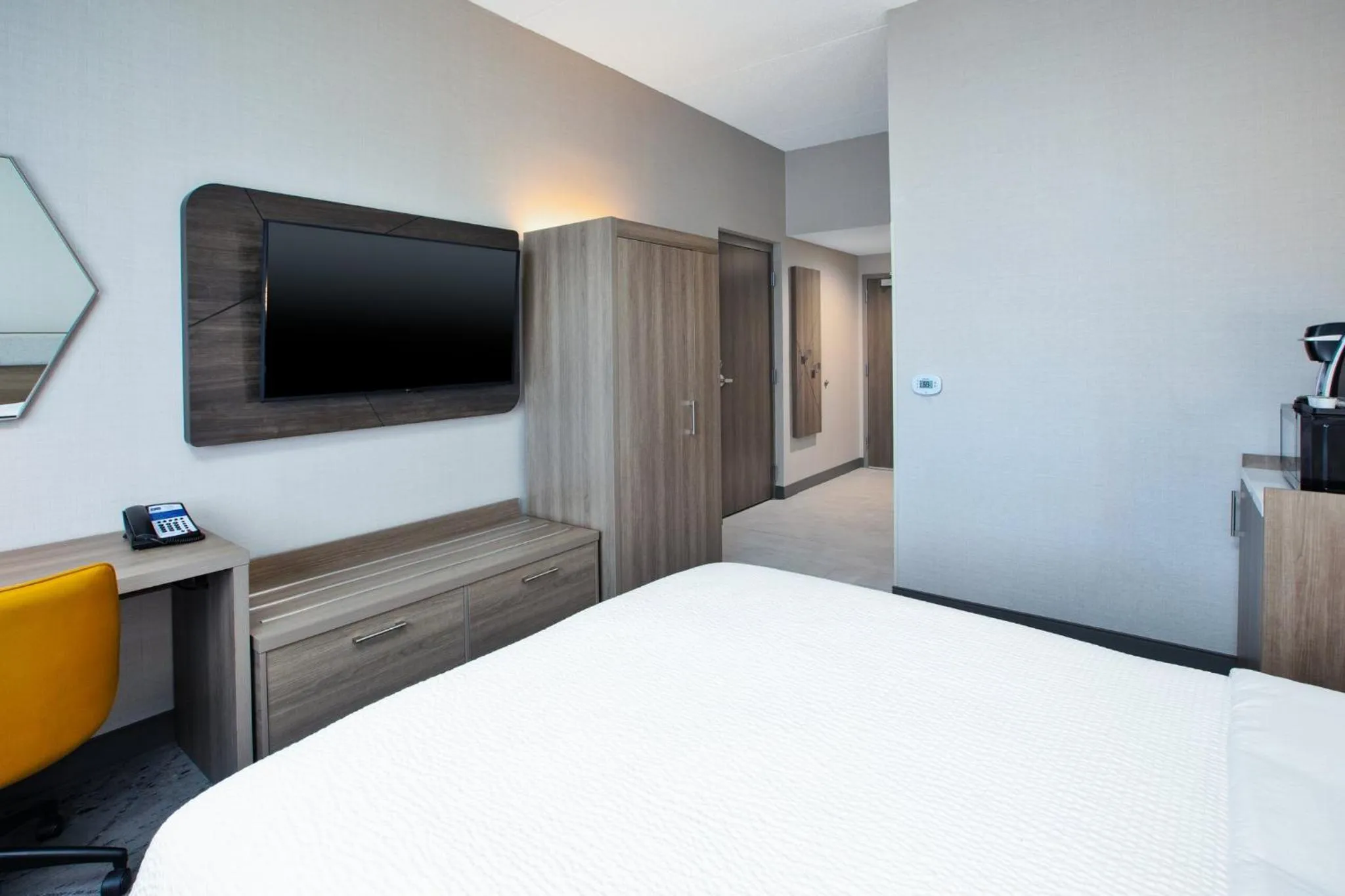 Photo of the whole room, Bed in Holiday Inn Express Sault Ste Marie by IHG