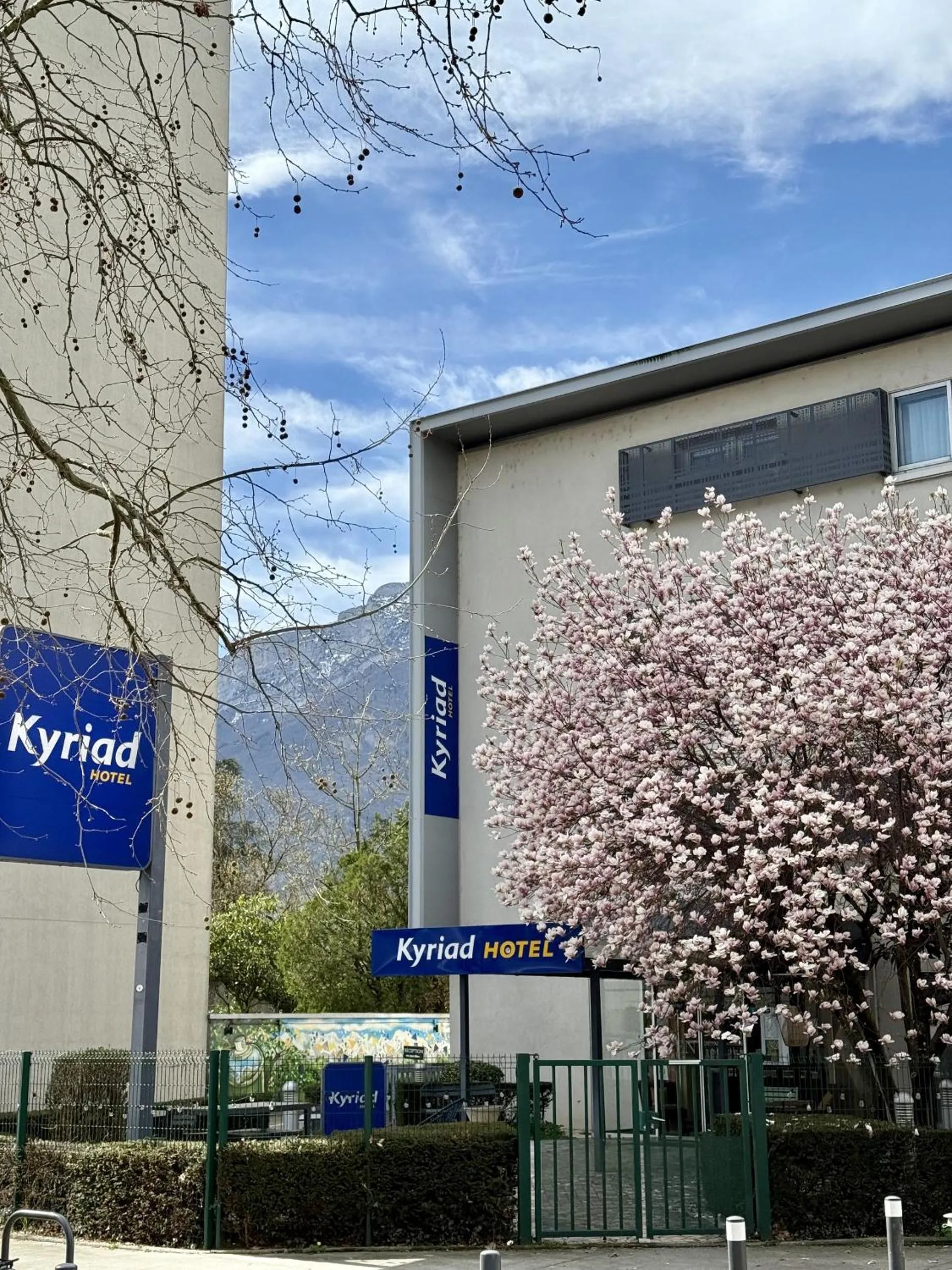 Property building in Kyriad Grenoble Centre