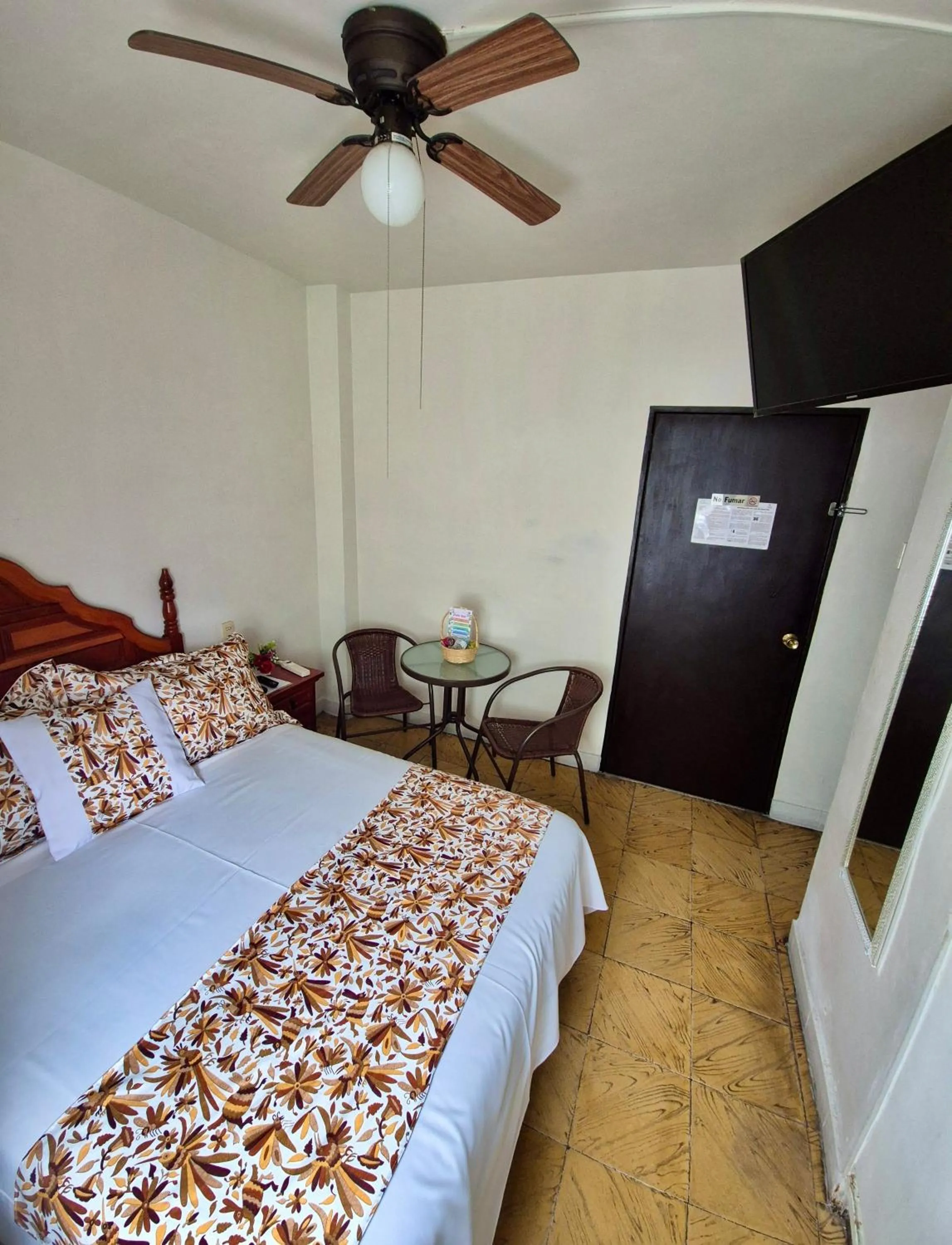 Bed in Hotel Catalina