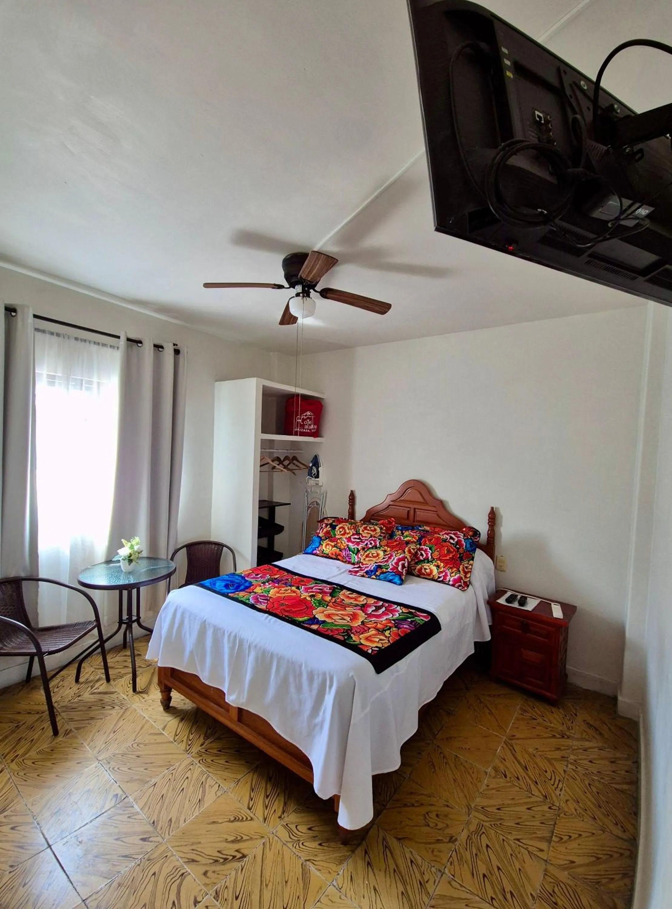 Bed in Hotel Catalina