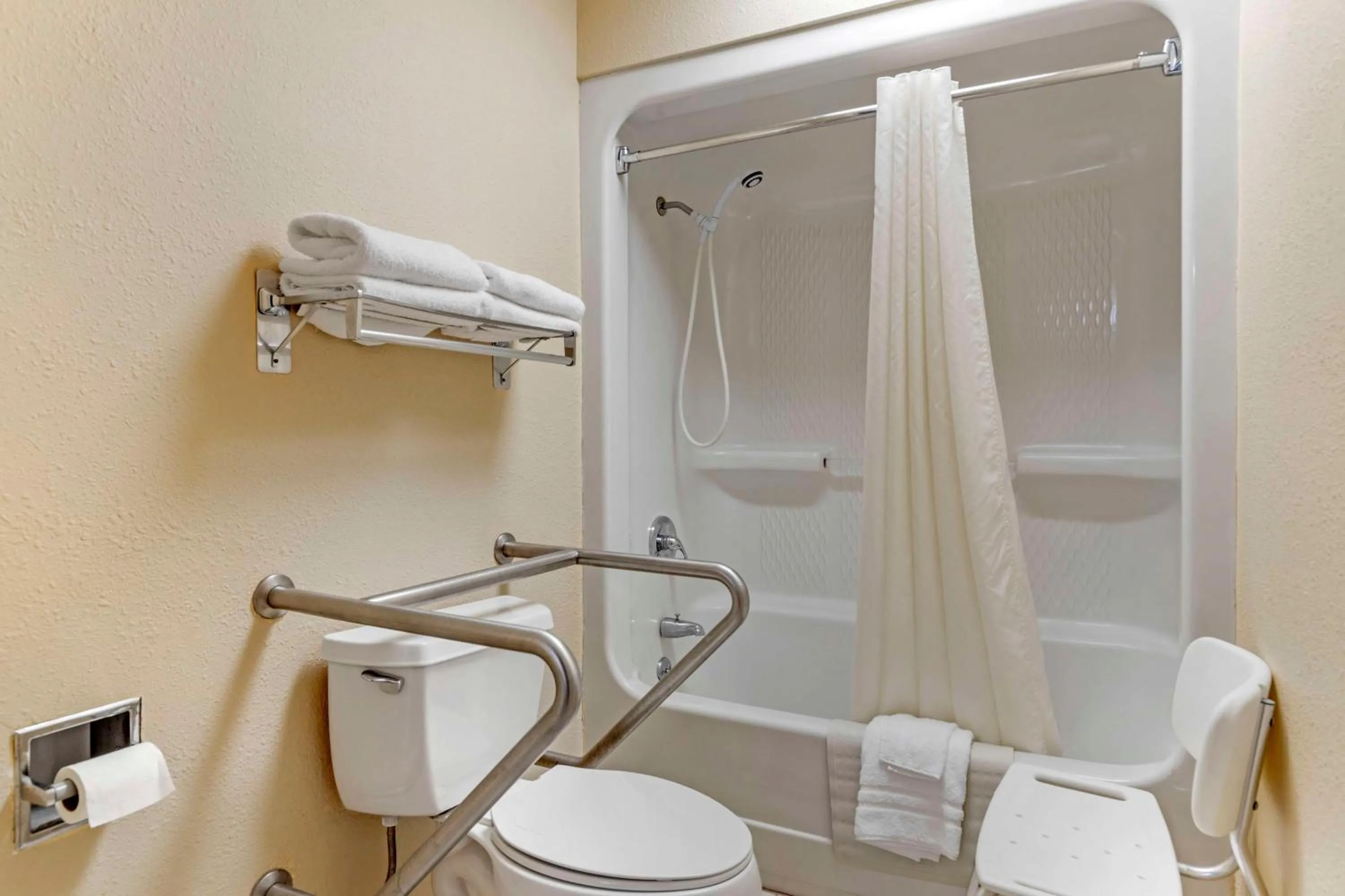 Bathroom in Best Western Sunday House Inn