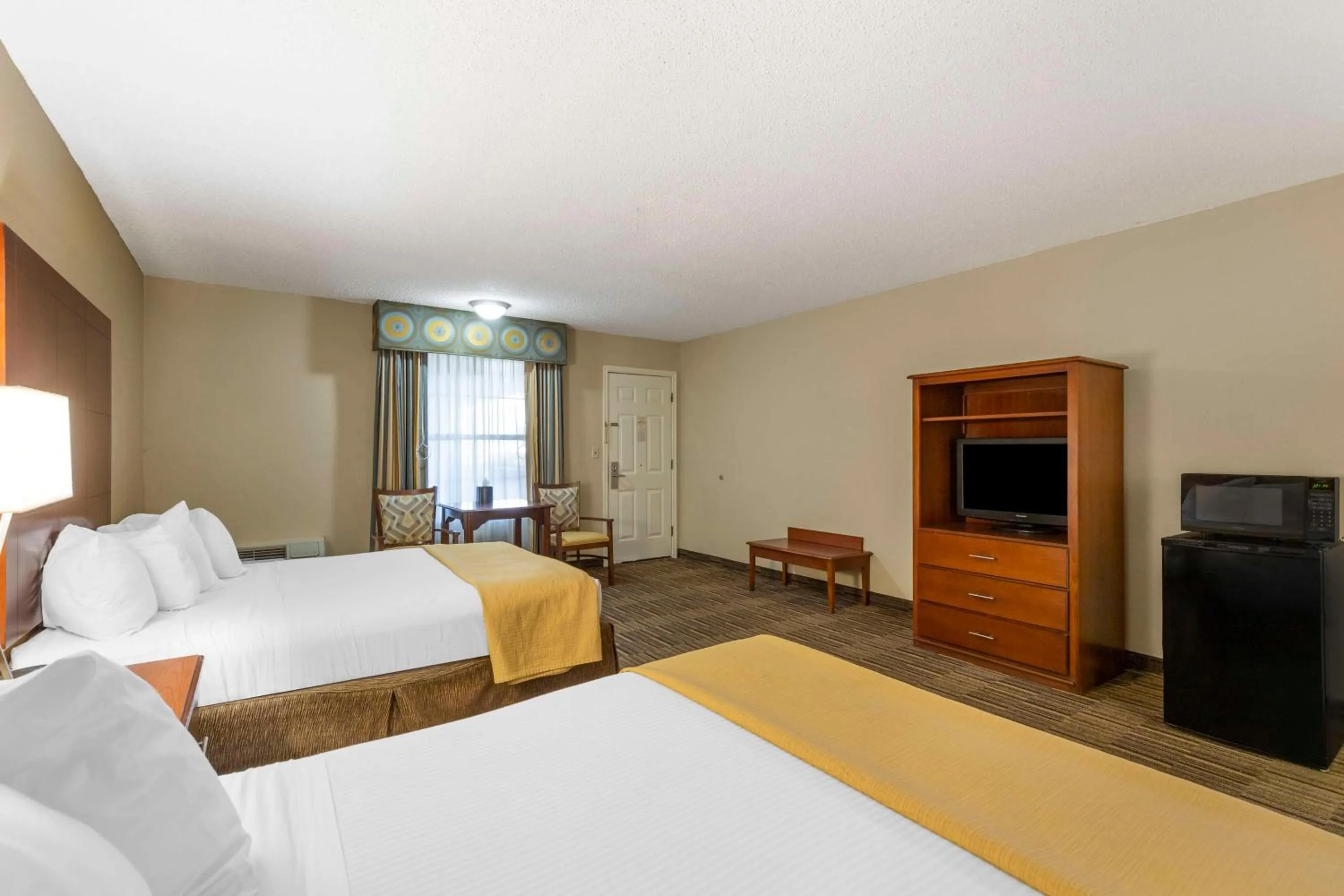 Bedroom in Best Western Sunday House Inn