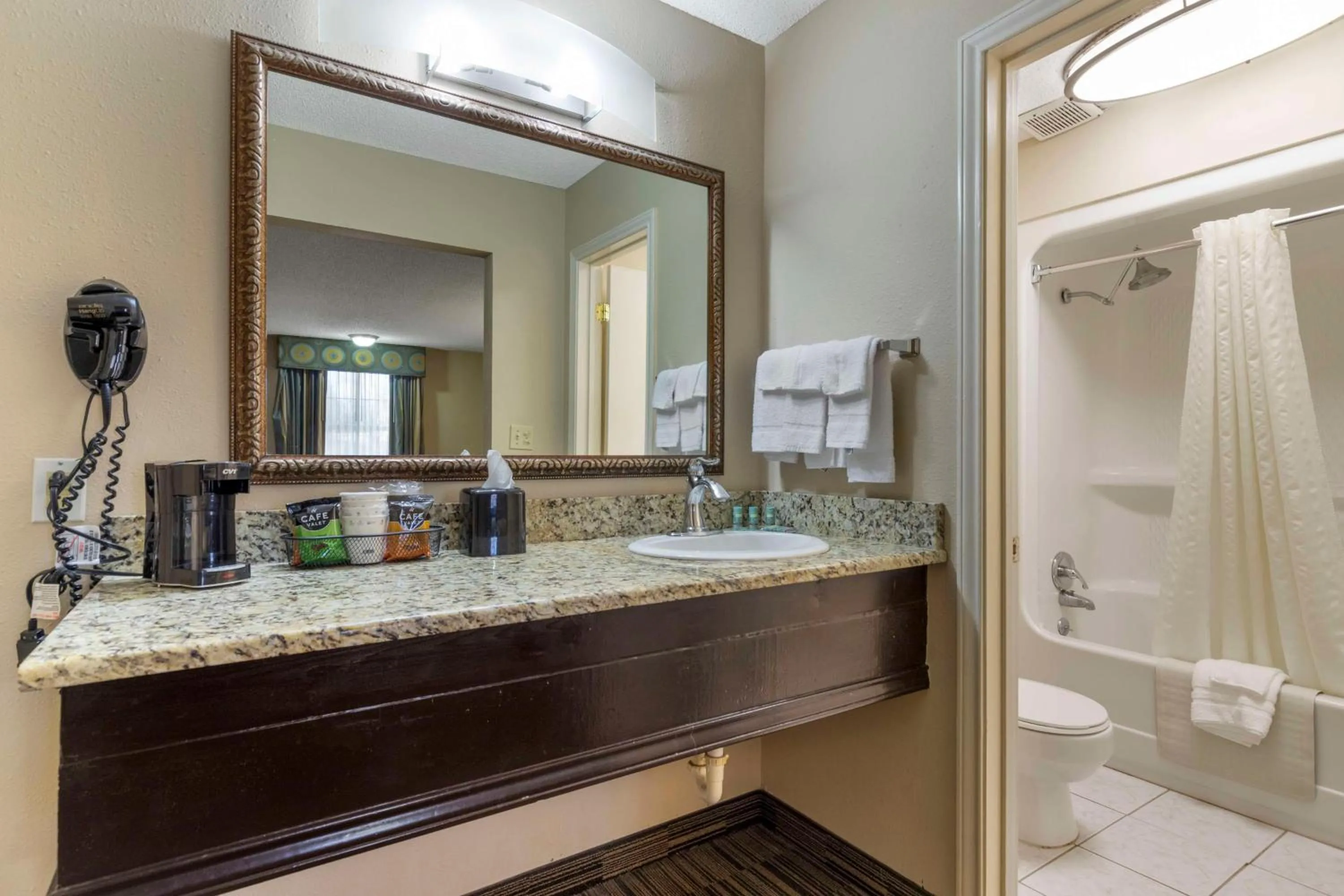 Bathroom in Best Western Sunday House Inn
