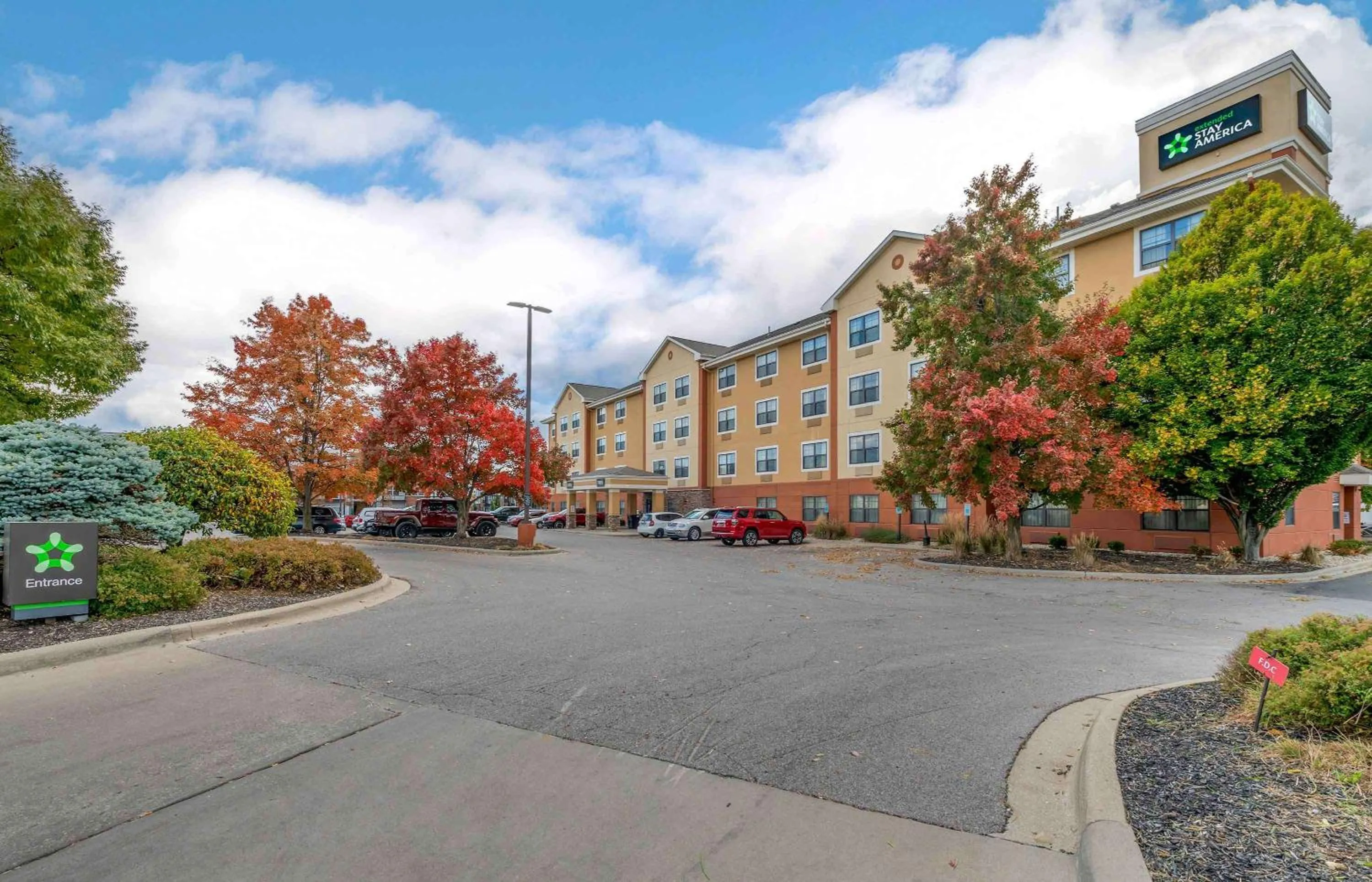 Property building in Extended Stay America Select Suites - Columbus - Worthington