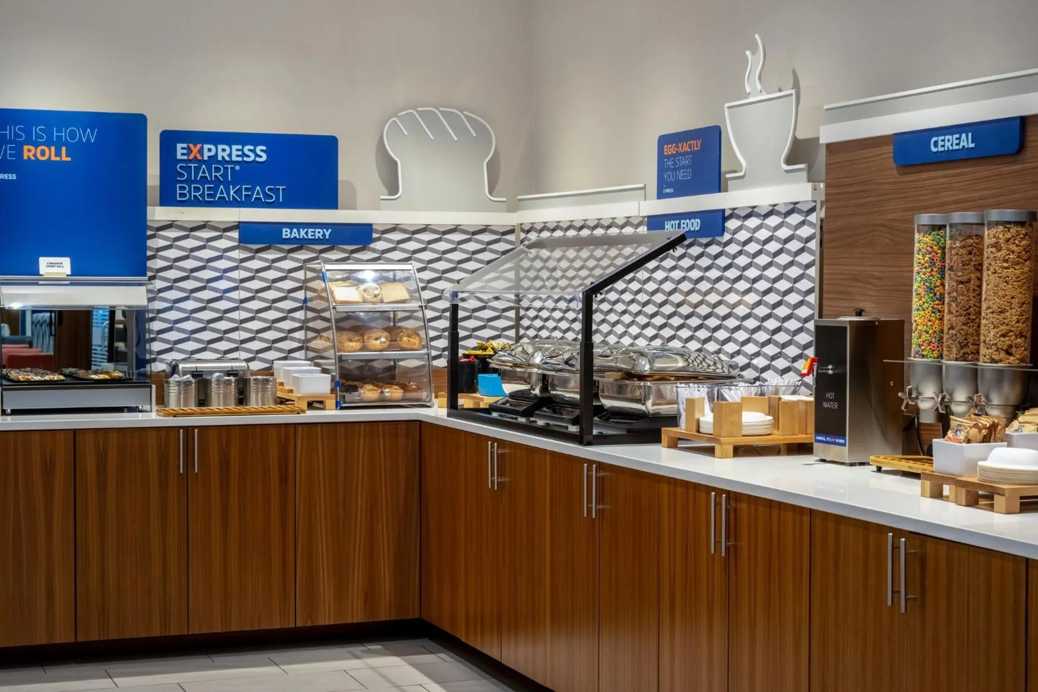 Breakfast in Holiday Inn Express Portland SE - Clackamas Area by IHG