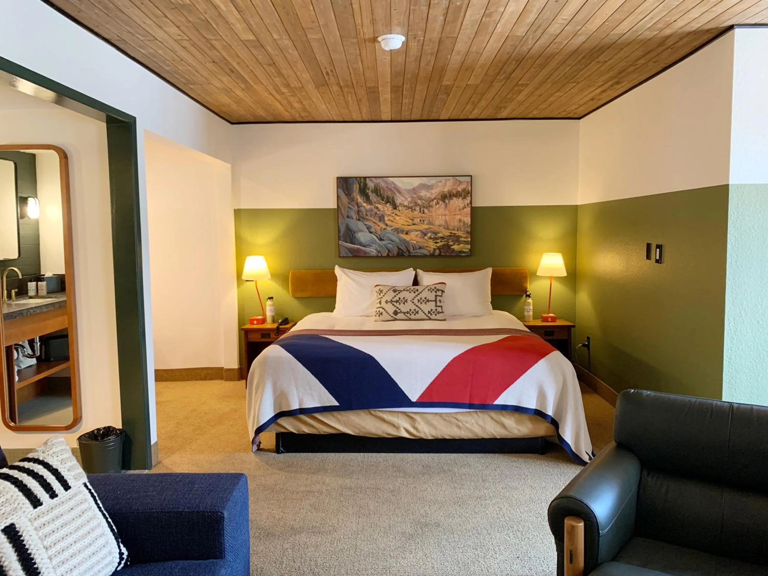 Bed in Station House Inn South Lake Tahoe