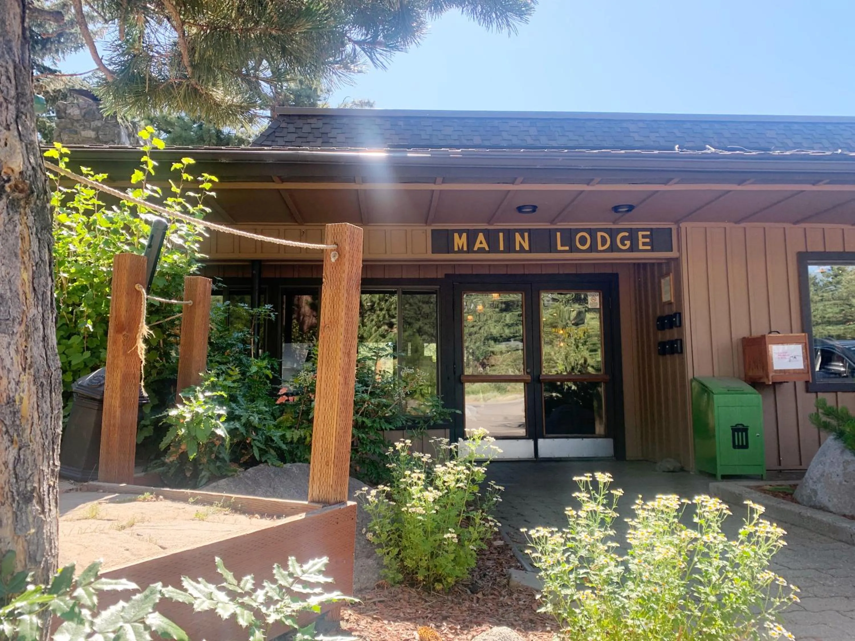 Property building in Station House Inn South Lake Tahoe