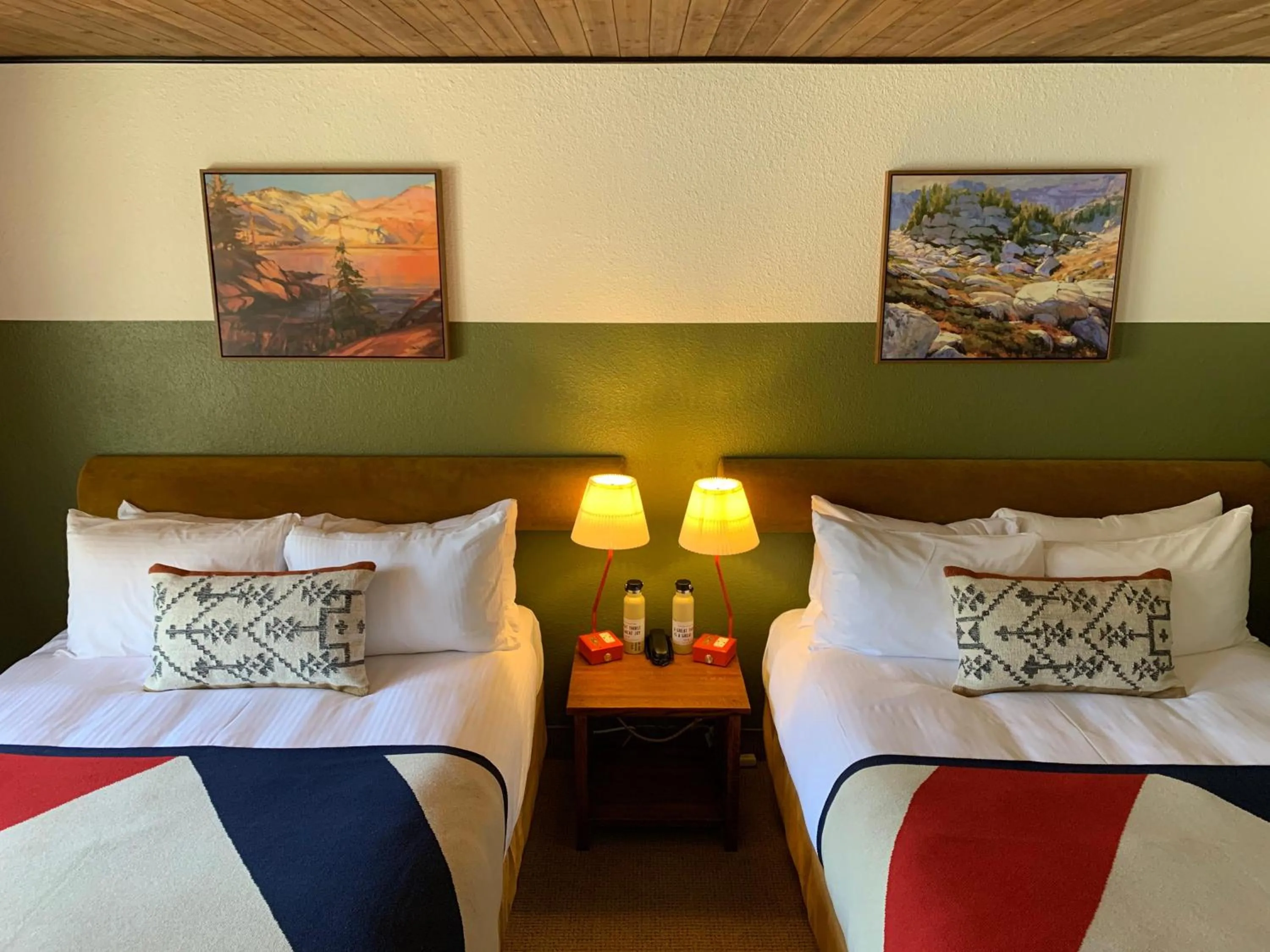 Bed in Station House Inn South Lake Tahoe