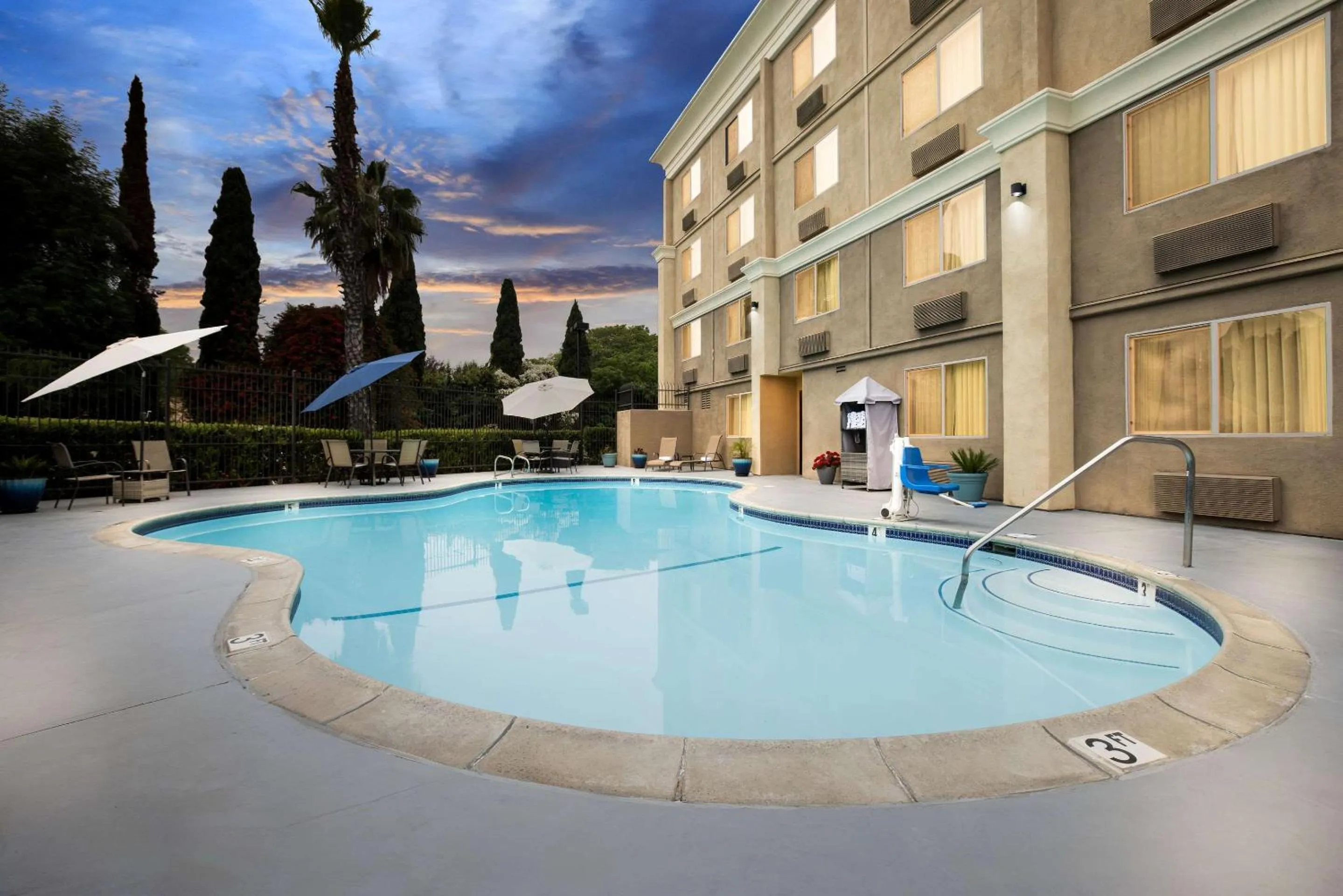 Property building in Comfort Inn Chula Vista San Diego South