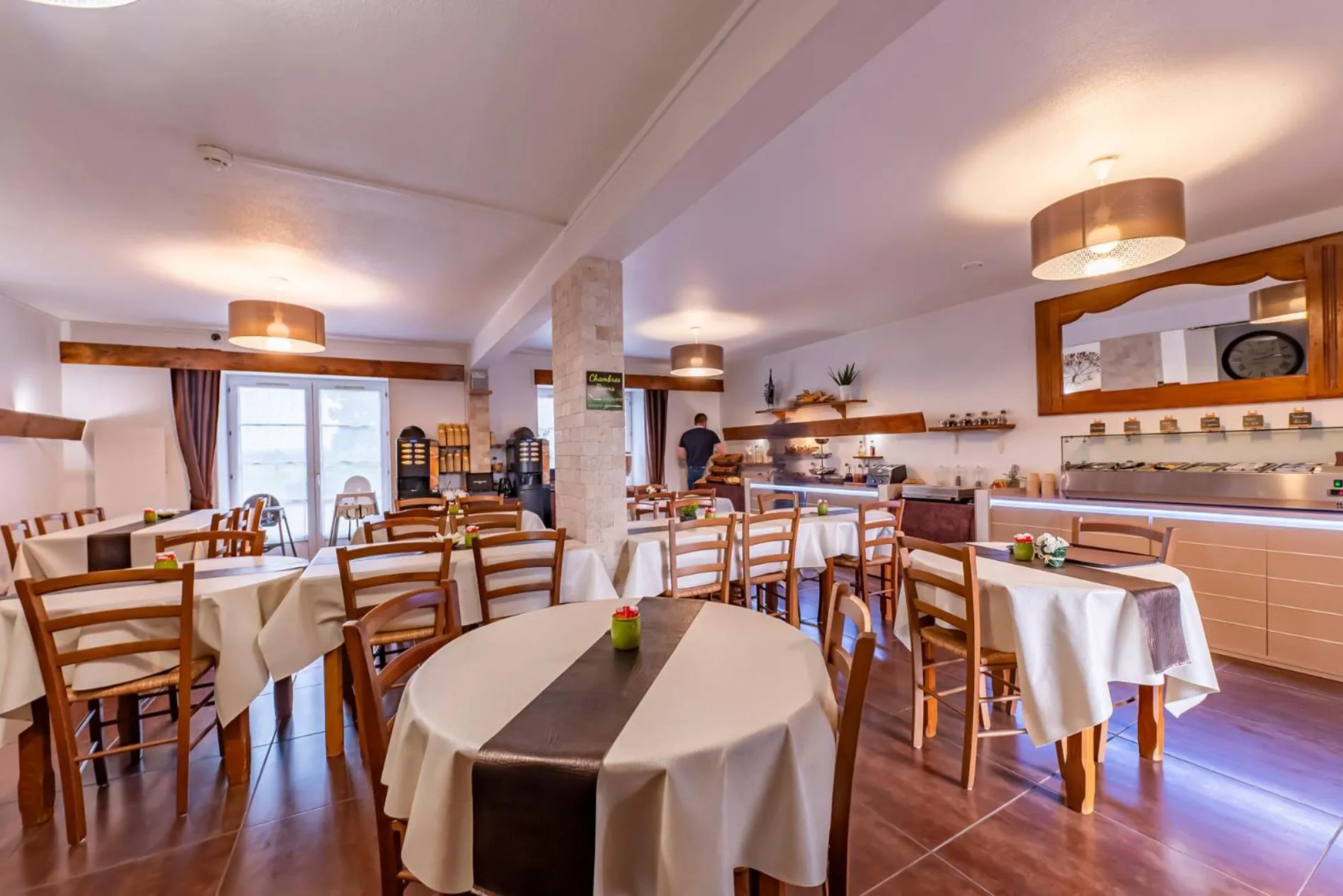 Breakfast in Hôtel du Moulin de la Brevette