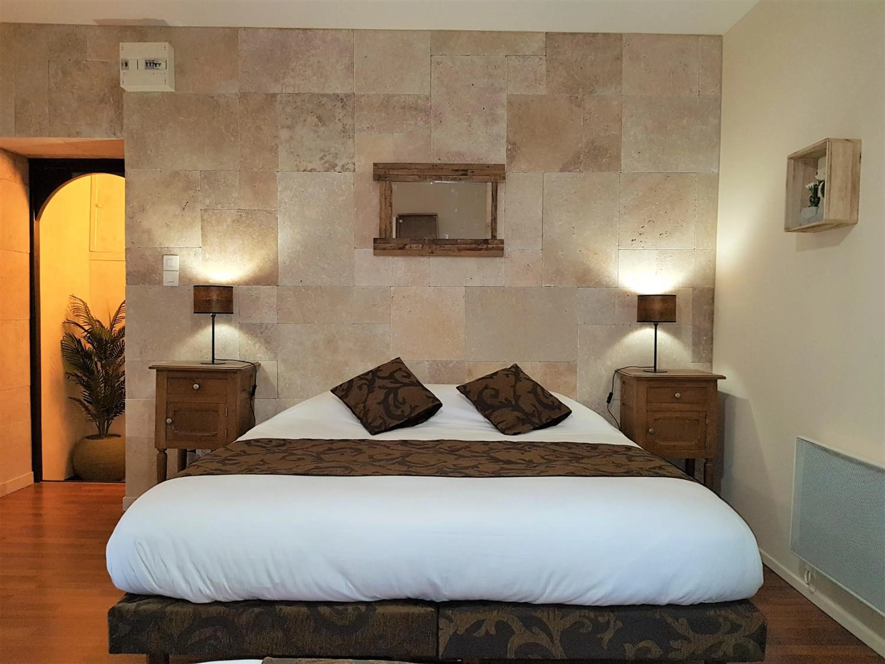 Bedroom, Bed in Hôtel du Moulin de la Brevette