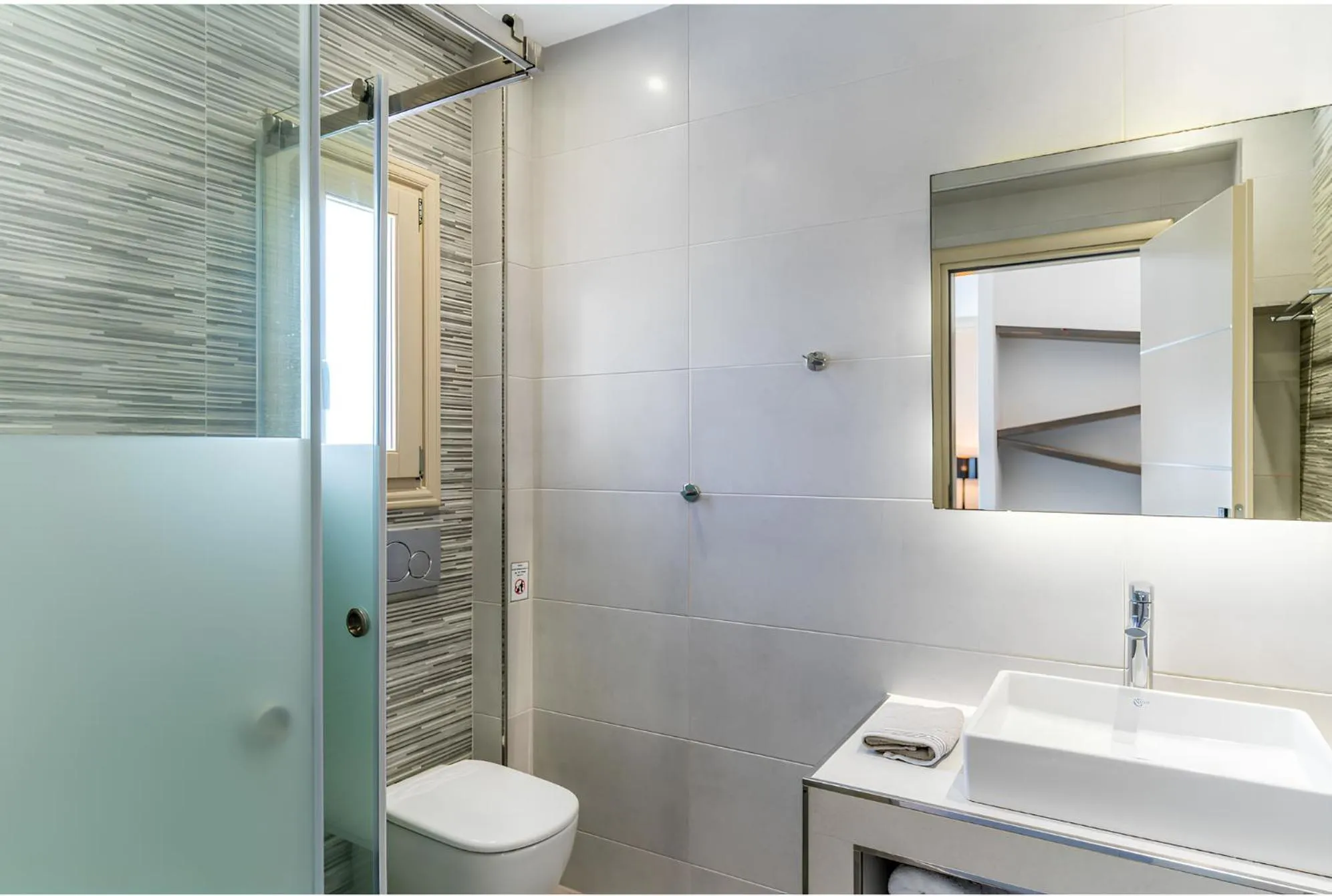 Shower in Marvarit Suites
