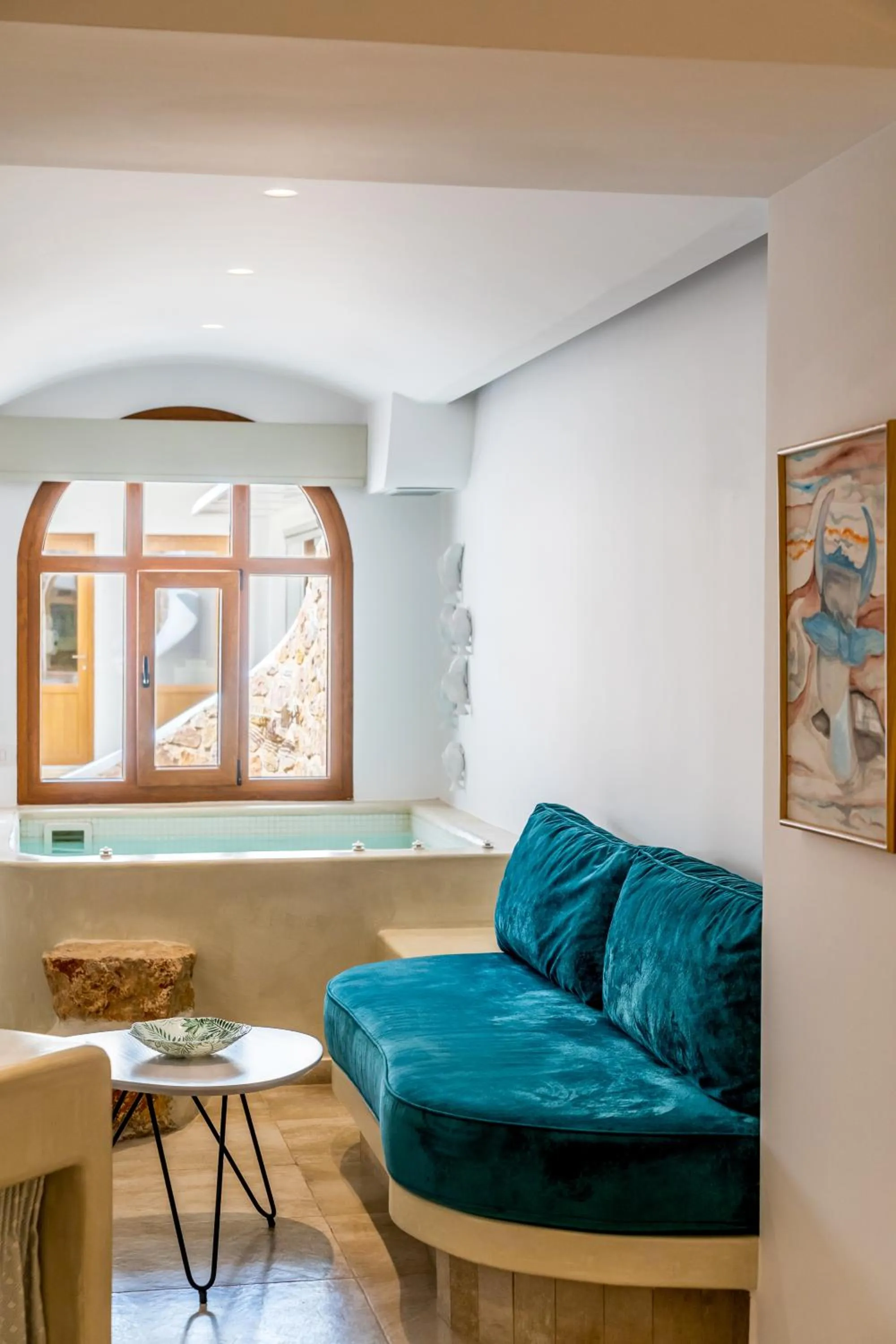 Hot Tub in Marvarit Suites