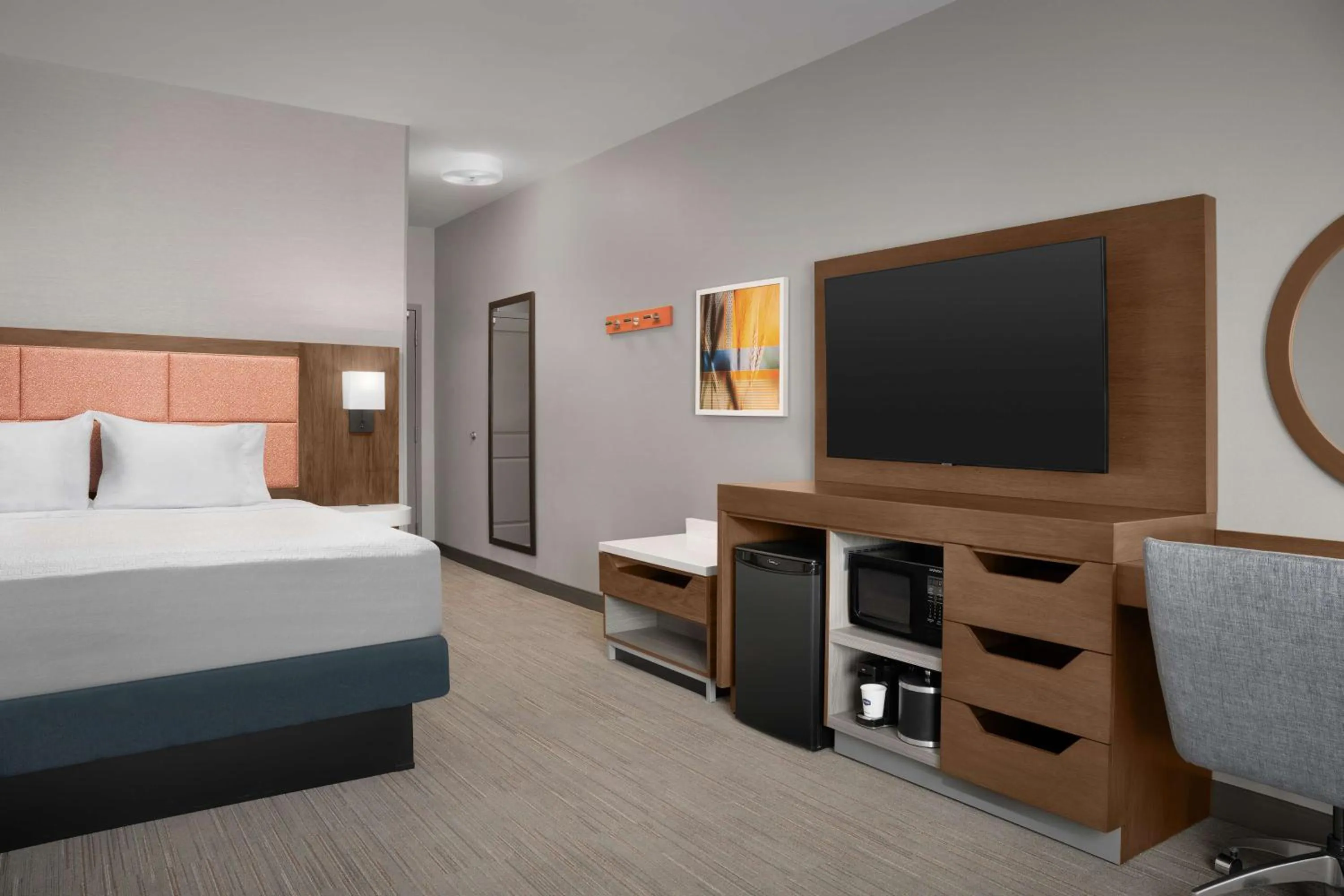 Bed in Hampton Inn & Suites Williston