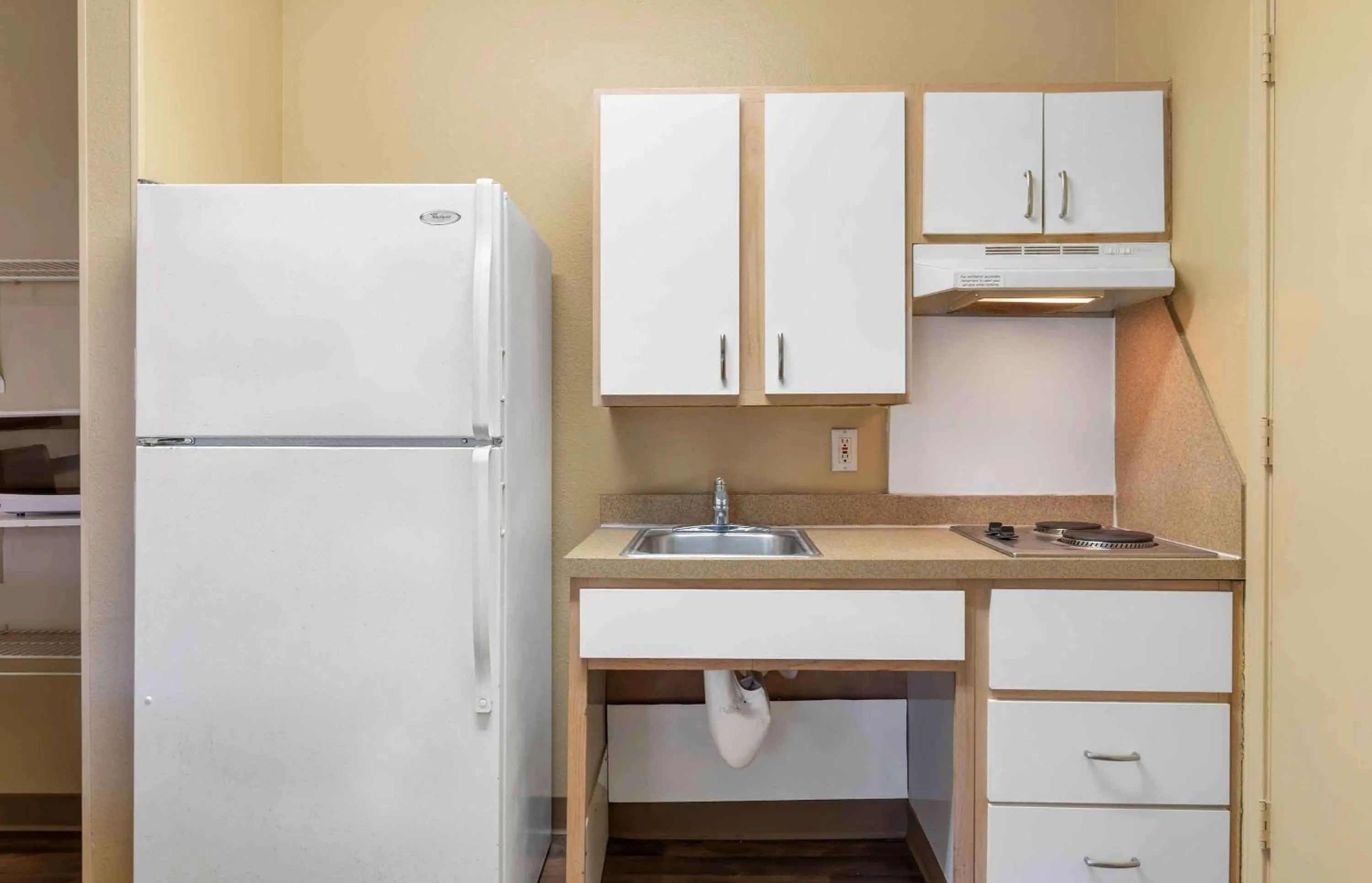 Kitchen or kitchenette in Extended Stay America Suites - Fort Worth - Medical Center