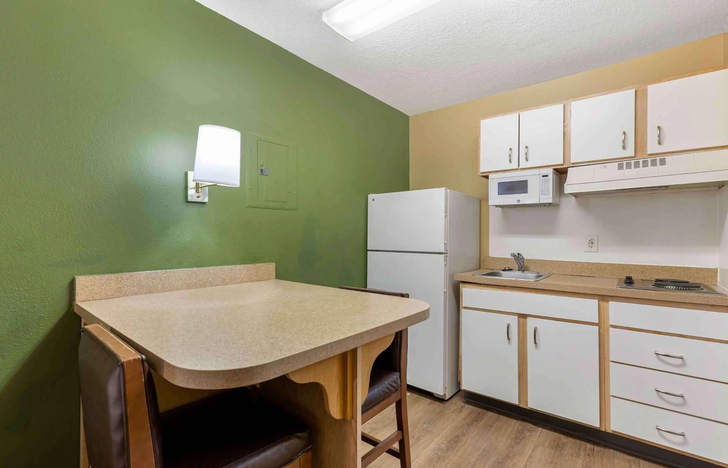 Kitchen or kitchenette in Extended Stay America Suites - Fort Worth - Medical Center