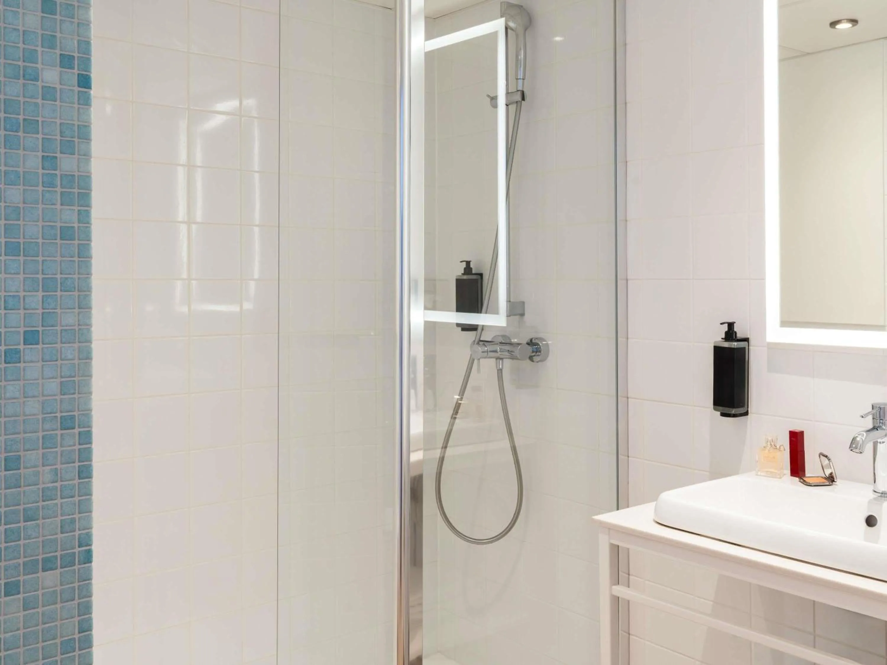 Bedroom in ibis Styles Paris Porte d'Orléans