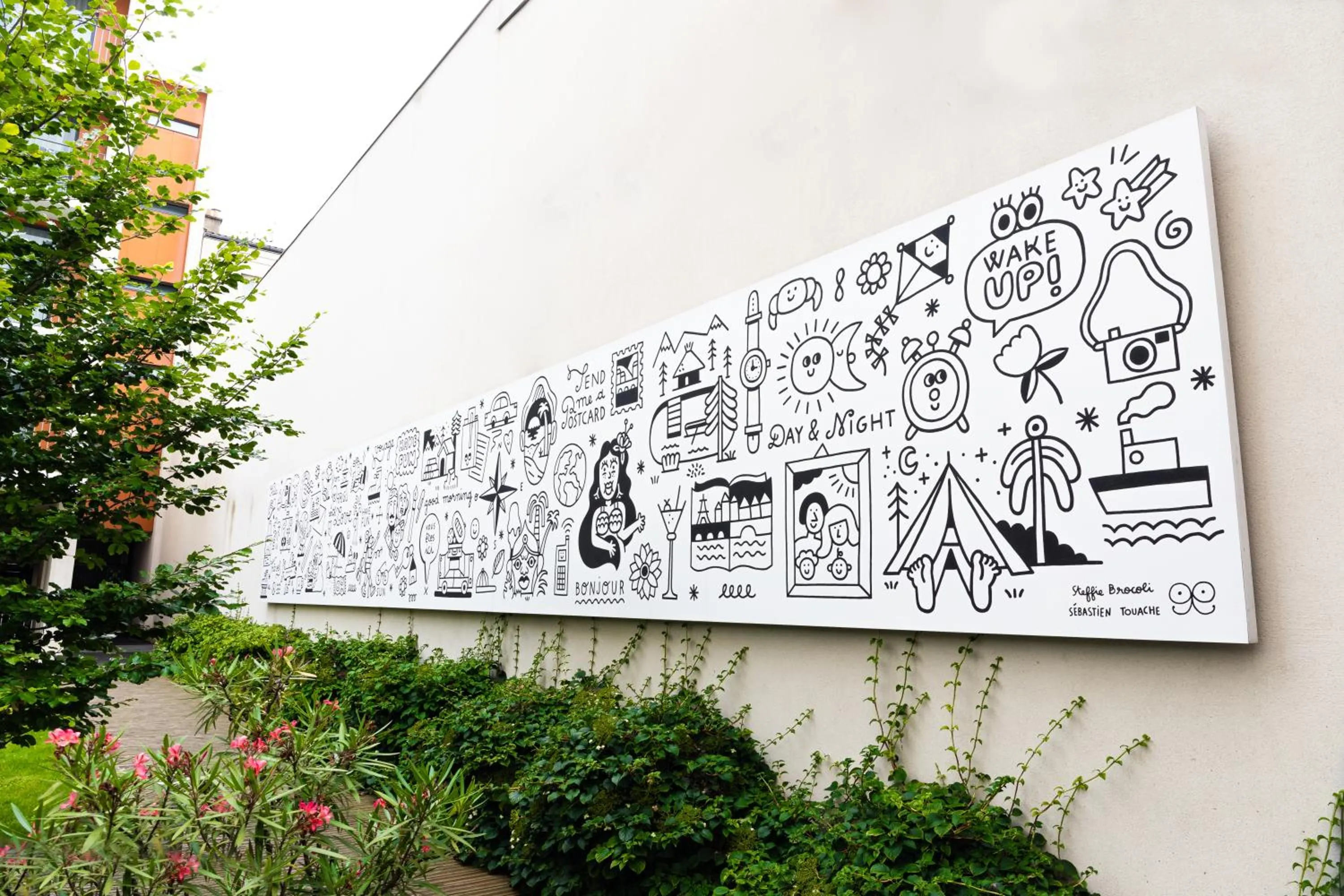 Patio in ibis Styles Paris Porte d'Orléans