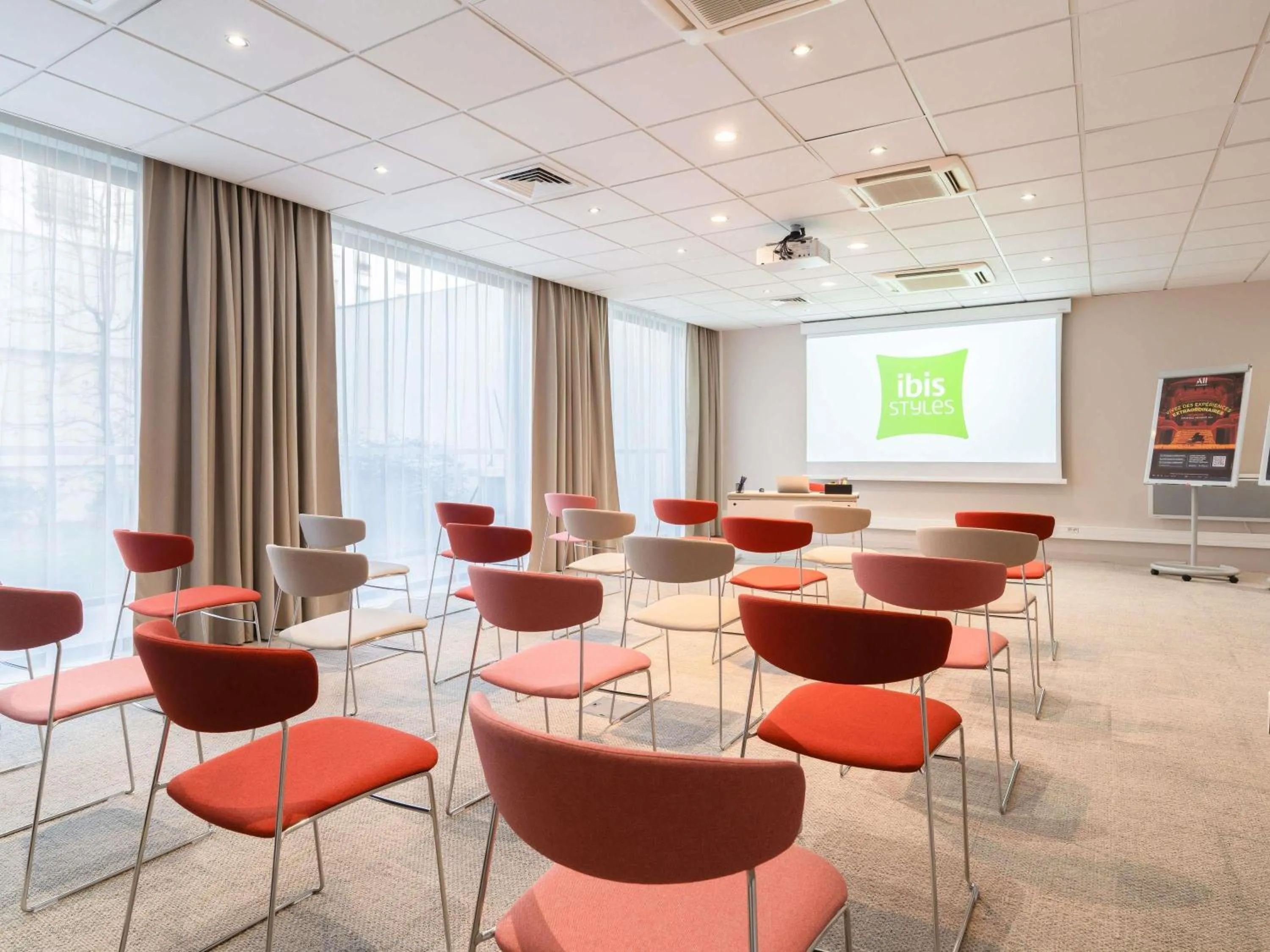 Meeting/conference room in ibis Styles Paris Porte d'Orléans