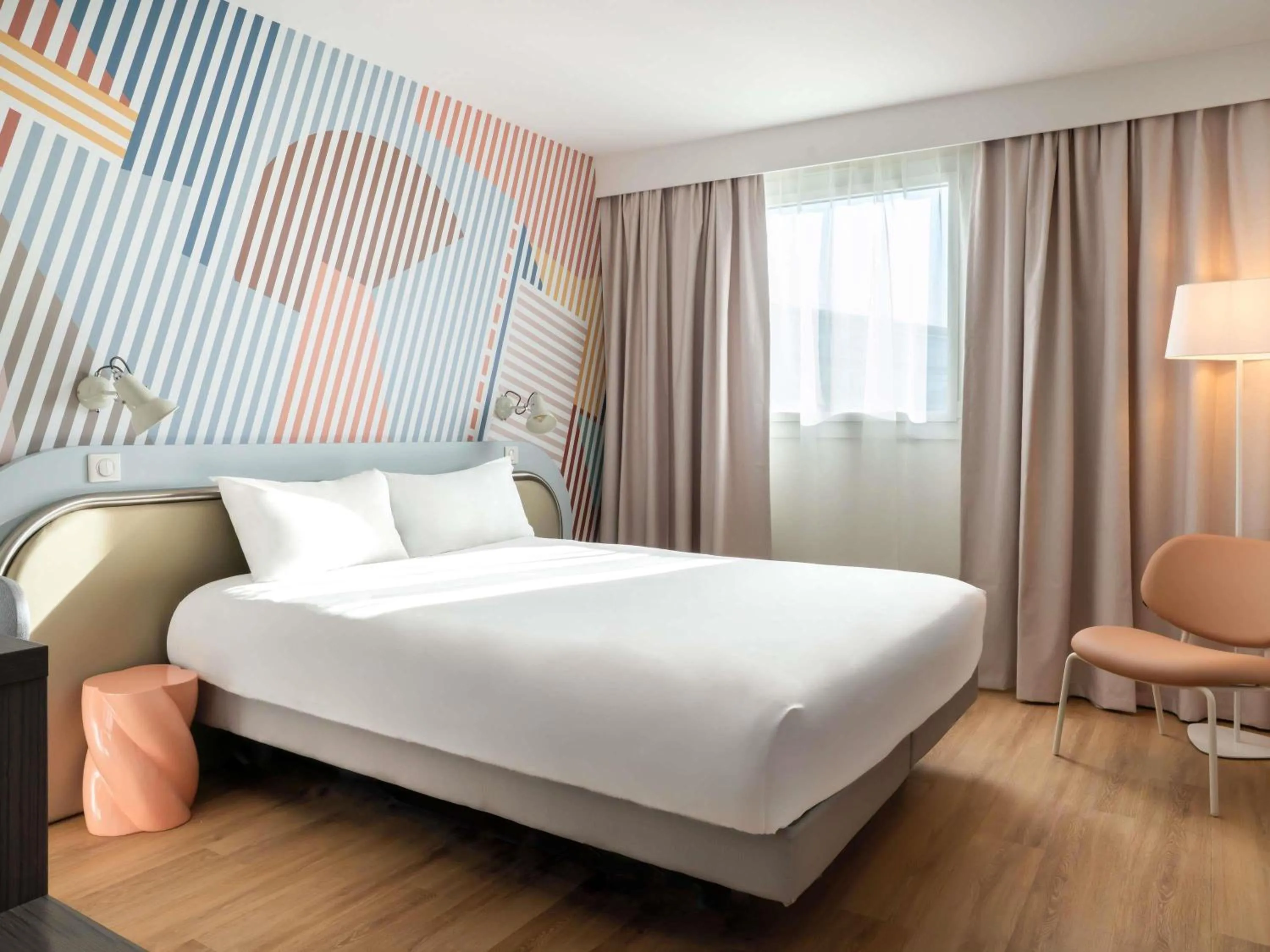 Bedroom, Bed in ibis Styles Paris Porte d'Orléans