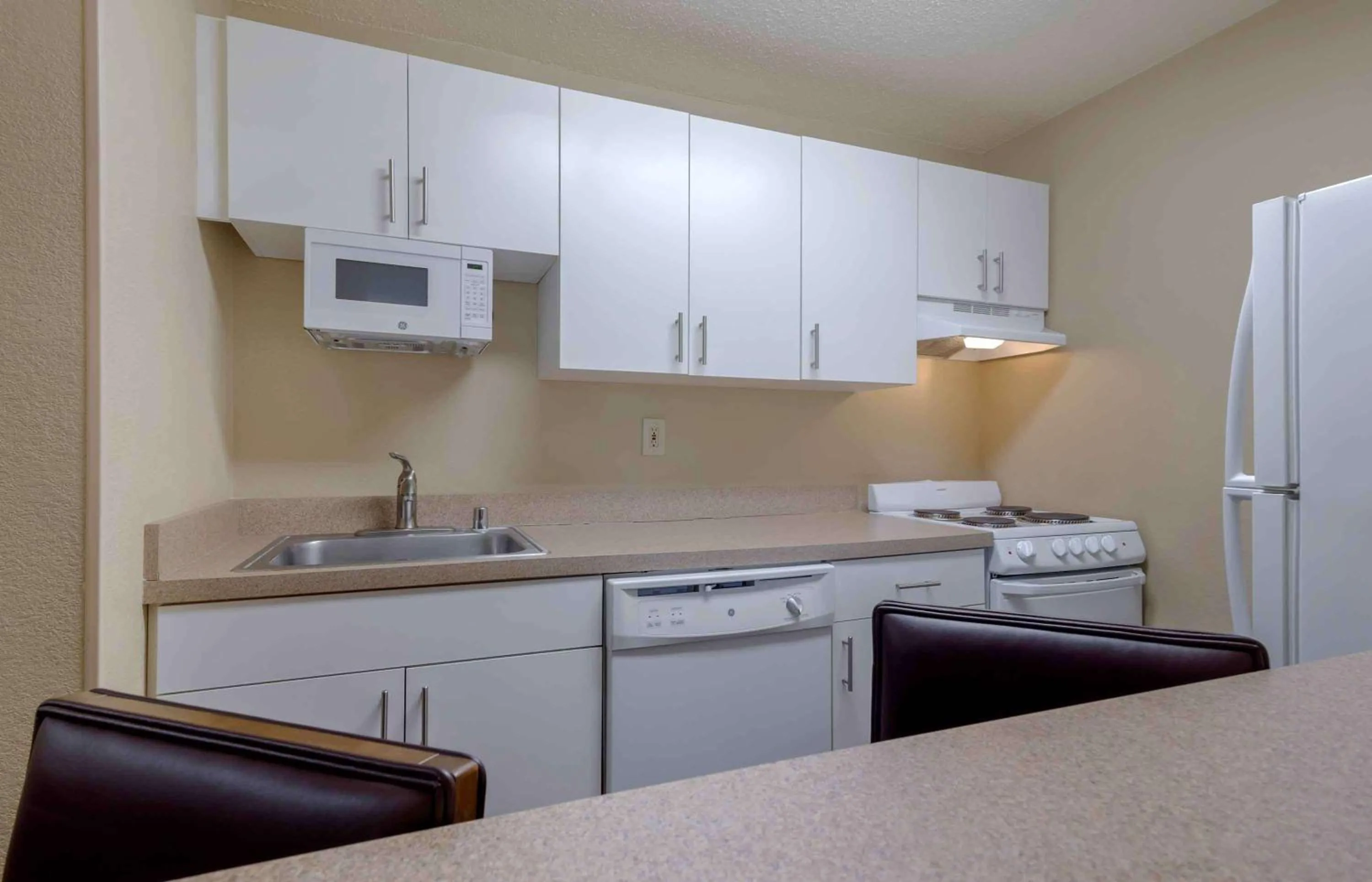 Kitchen or kitchenette in Extended Stay America Select Suites - Atlanta - Vinings