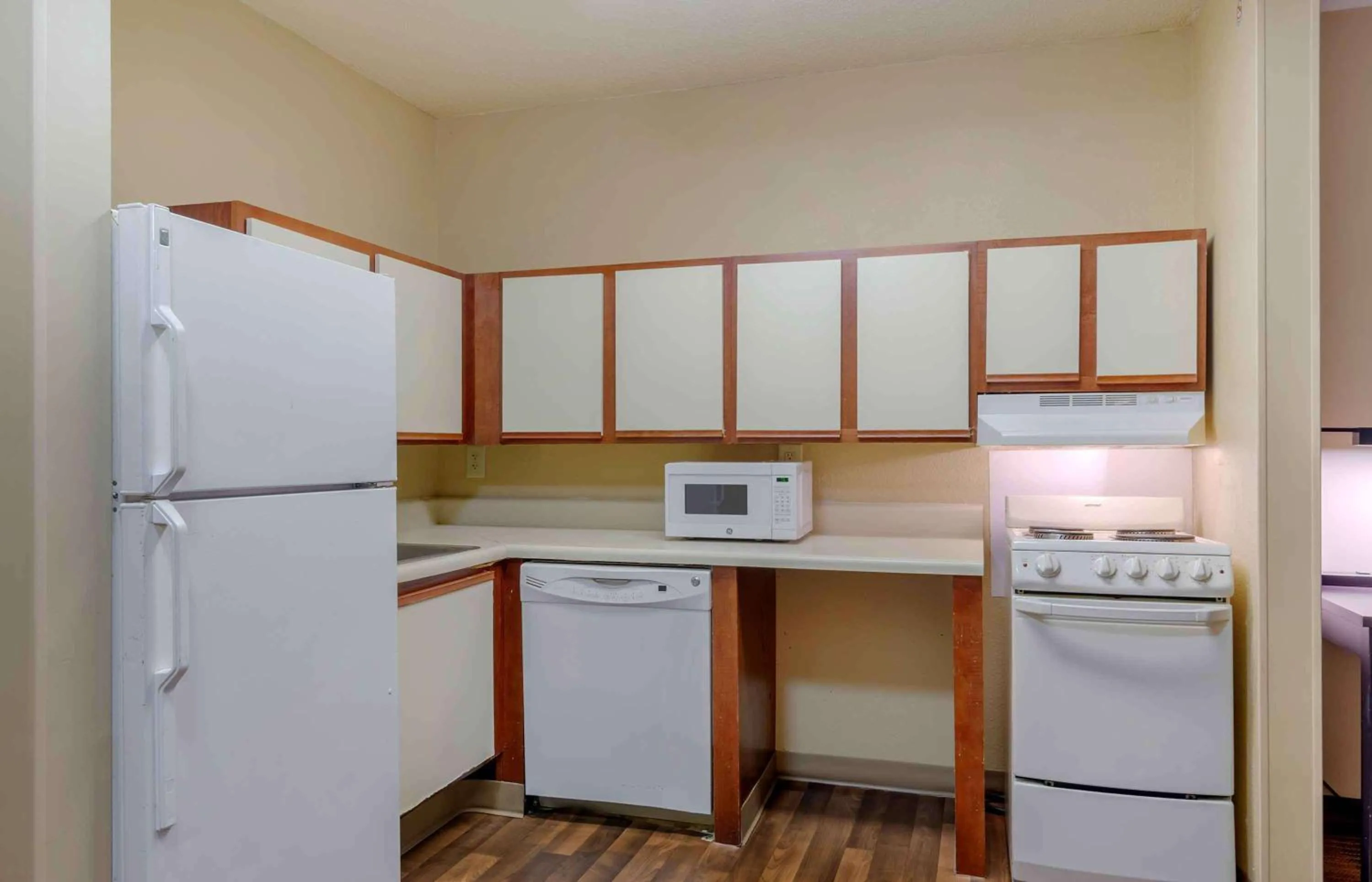Kitchen or kitchenette in Extended Stay America Select Suites - Atlanta - Vinings