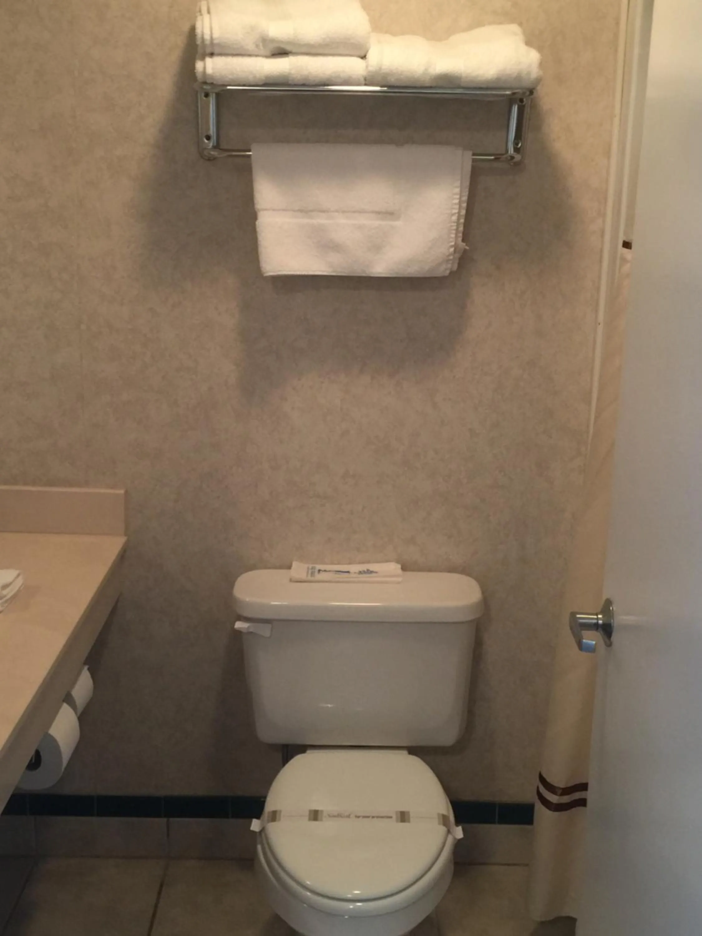 Bathroom in Gridley Inn & RV Park