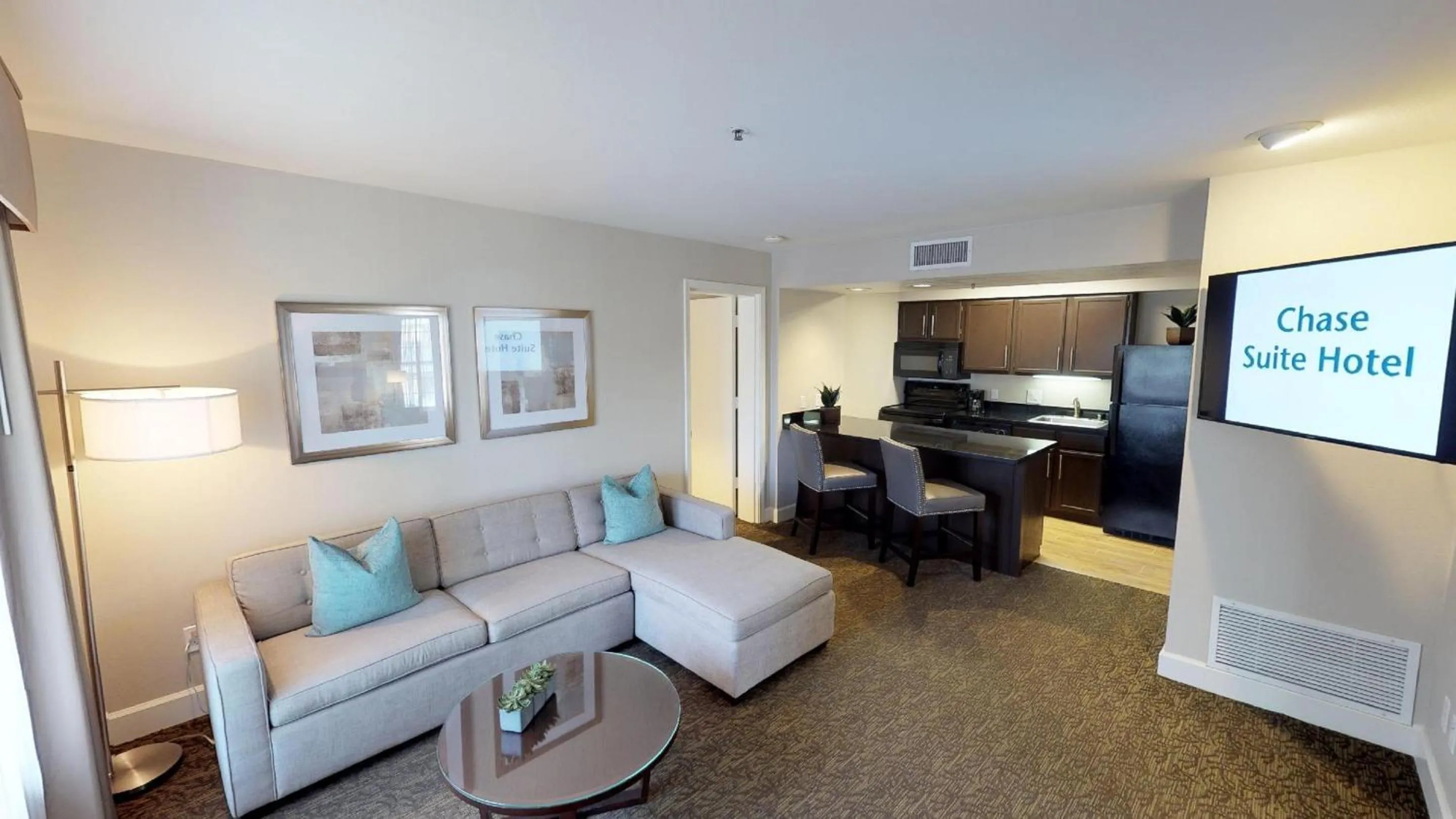 Living room in Chase Suites Brea-Fullerton - North Orange County