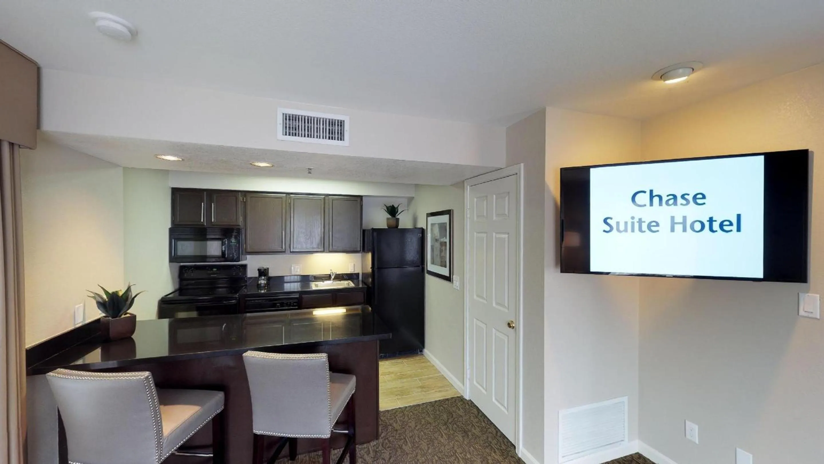 TV and multimedia in Chase Suites Brea-Fullerton - North Orange County