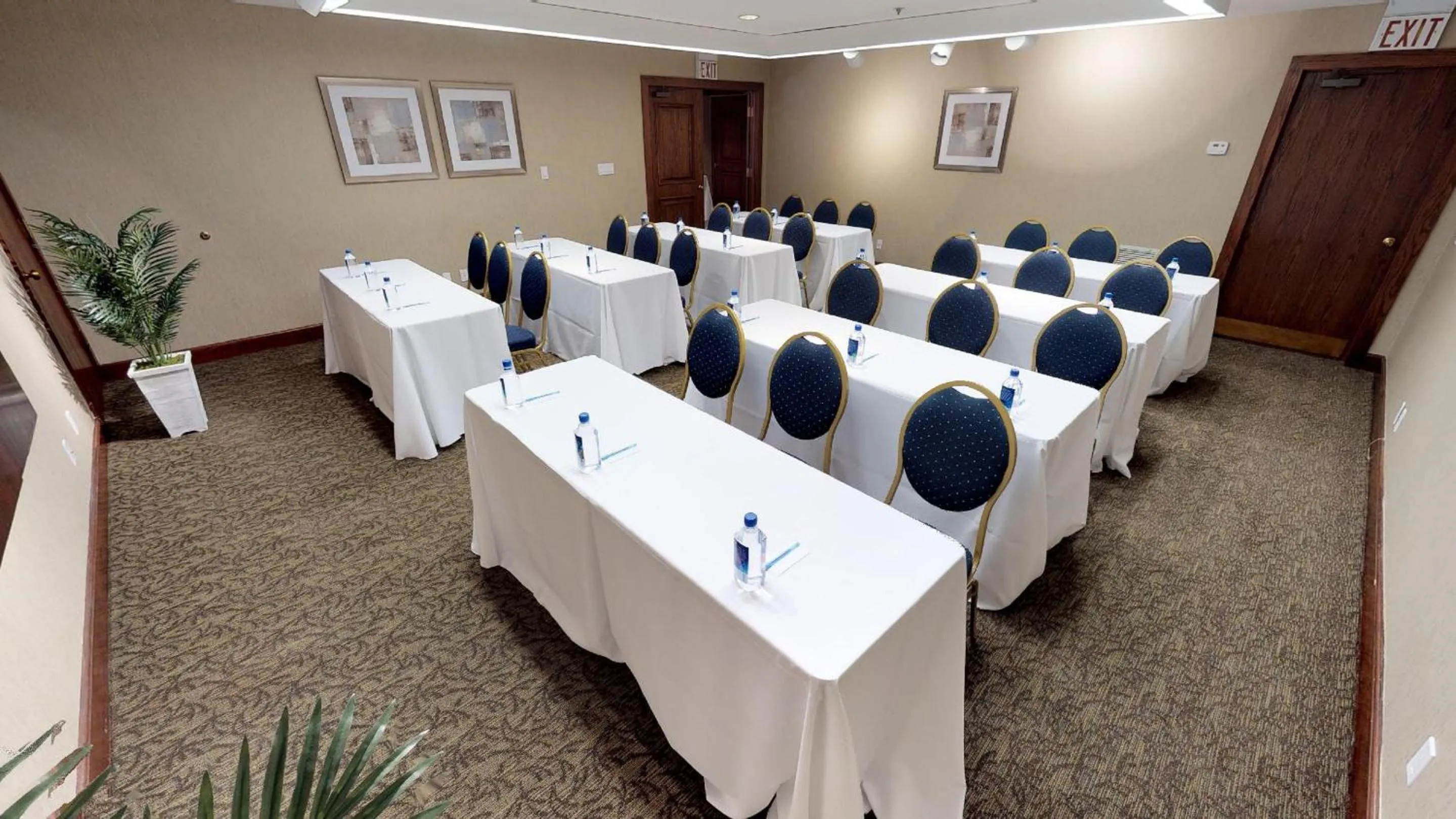 Meeting/conference room in Chase Suites Brea-Fullerton - North Orange County