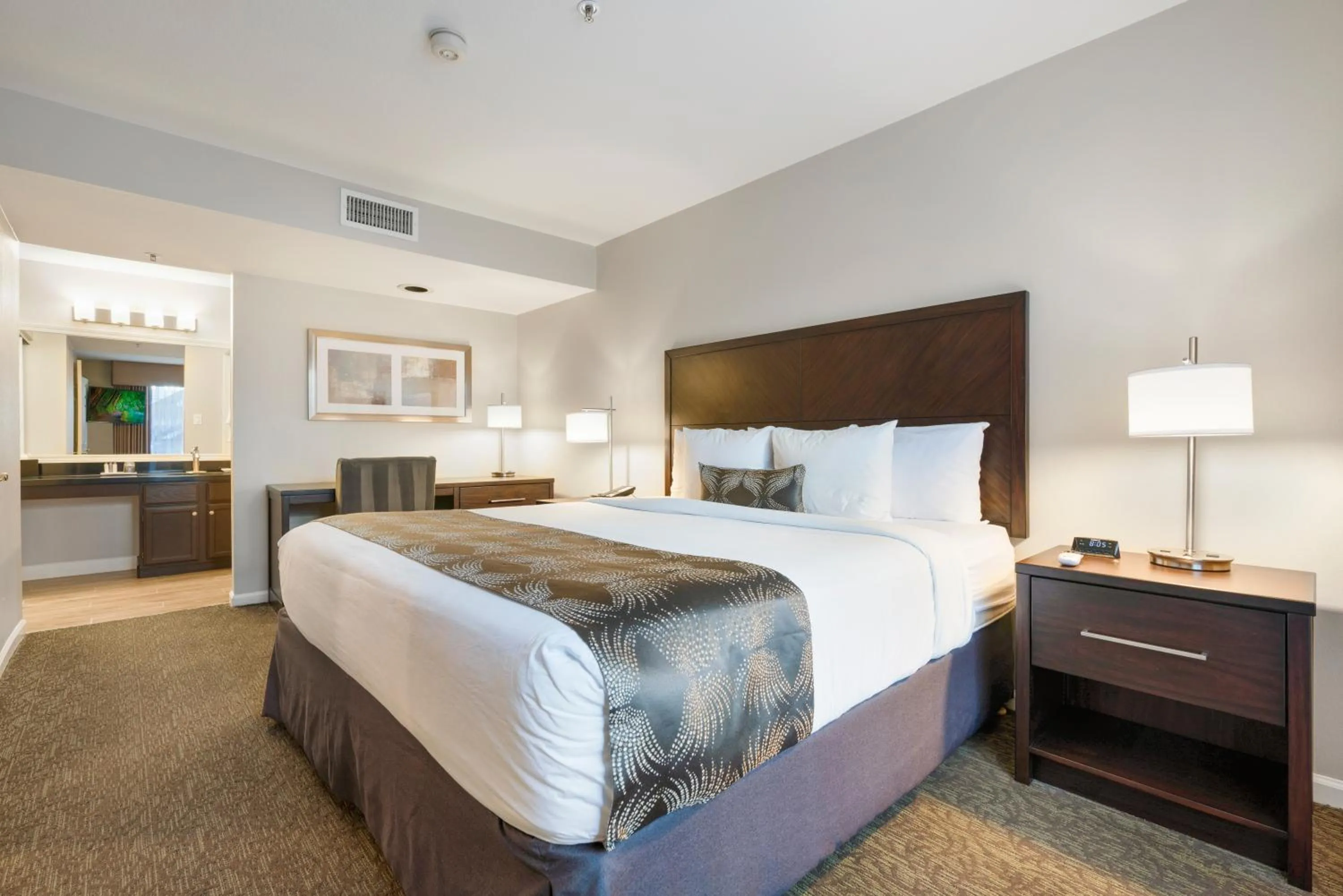 Bed in Chase Suites Brea-Fullerton - North Orange County