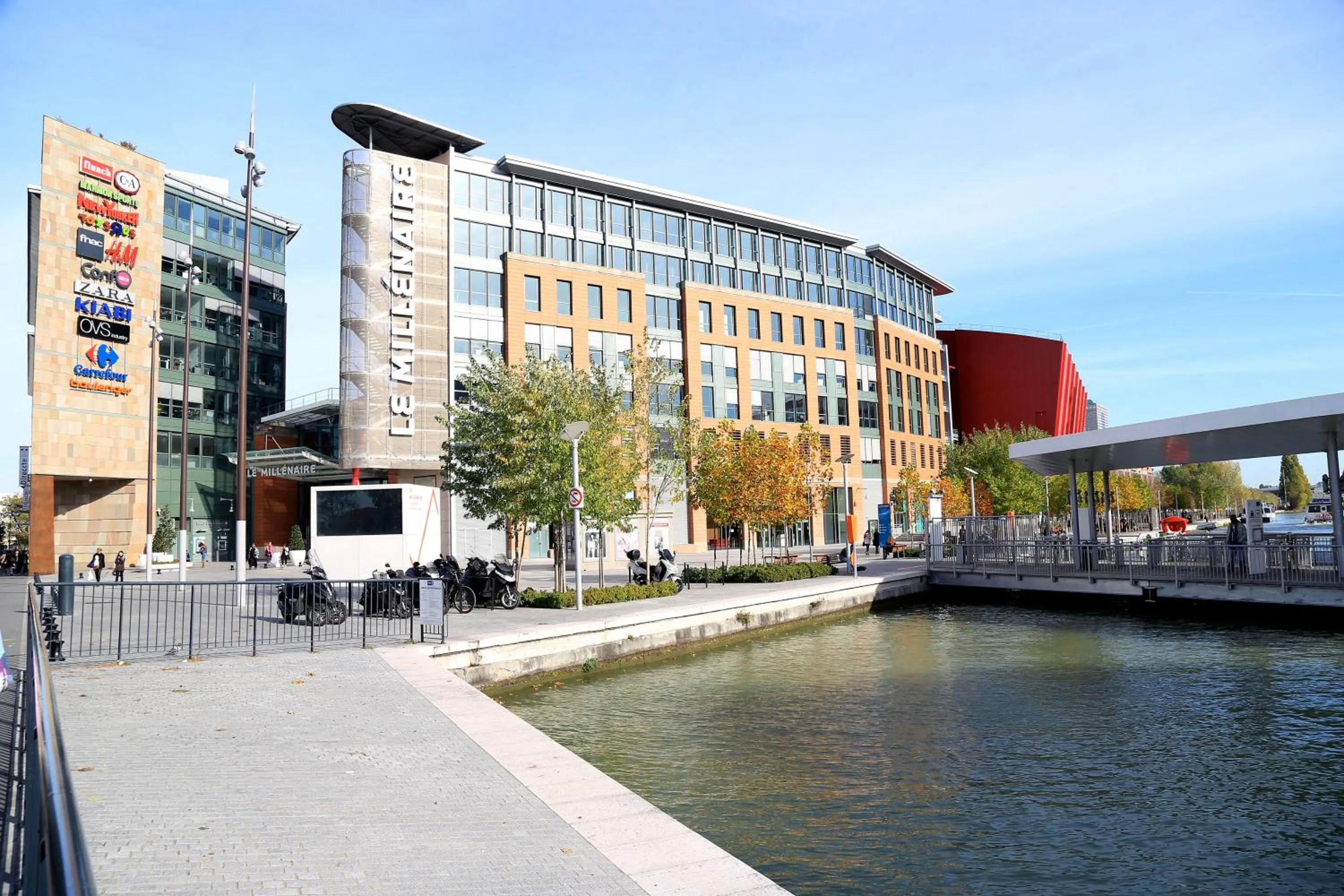 Shopping Area in Hotel Paris Villette