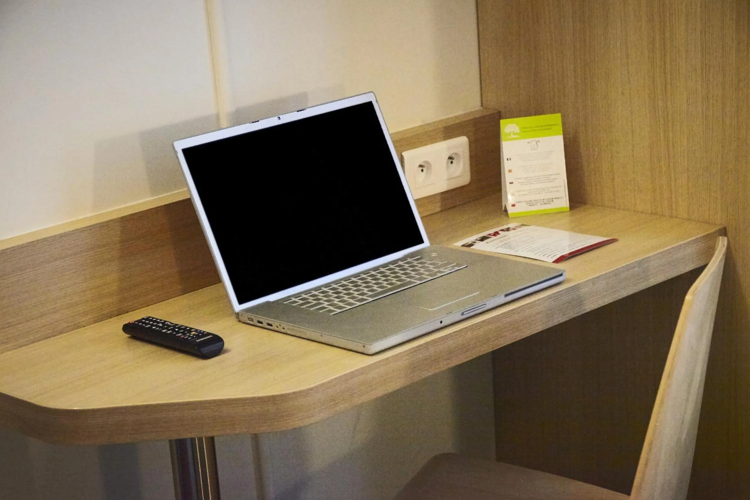Bedroom in Hotel Paris Villette